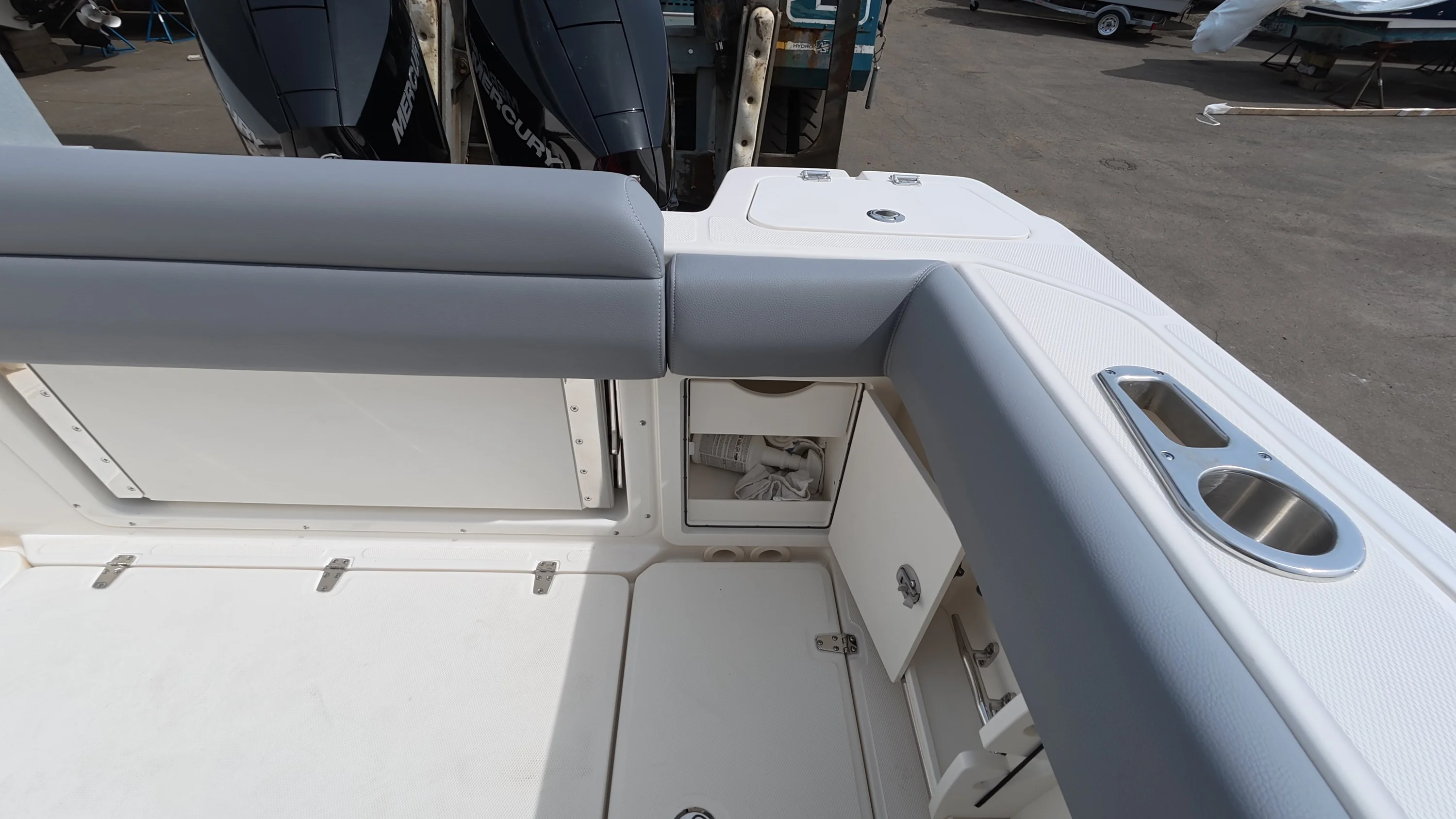 2026 Boston Whaler 250 Outrage Image Thumbnail #13