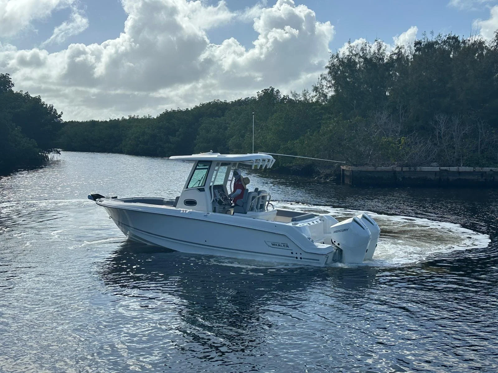 2026 Boston Whaler 250 Outrage Image Thumbnail #1