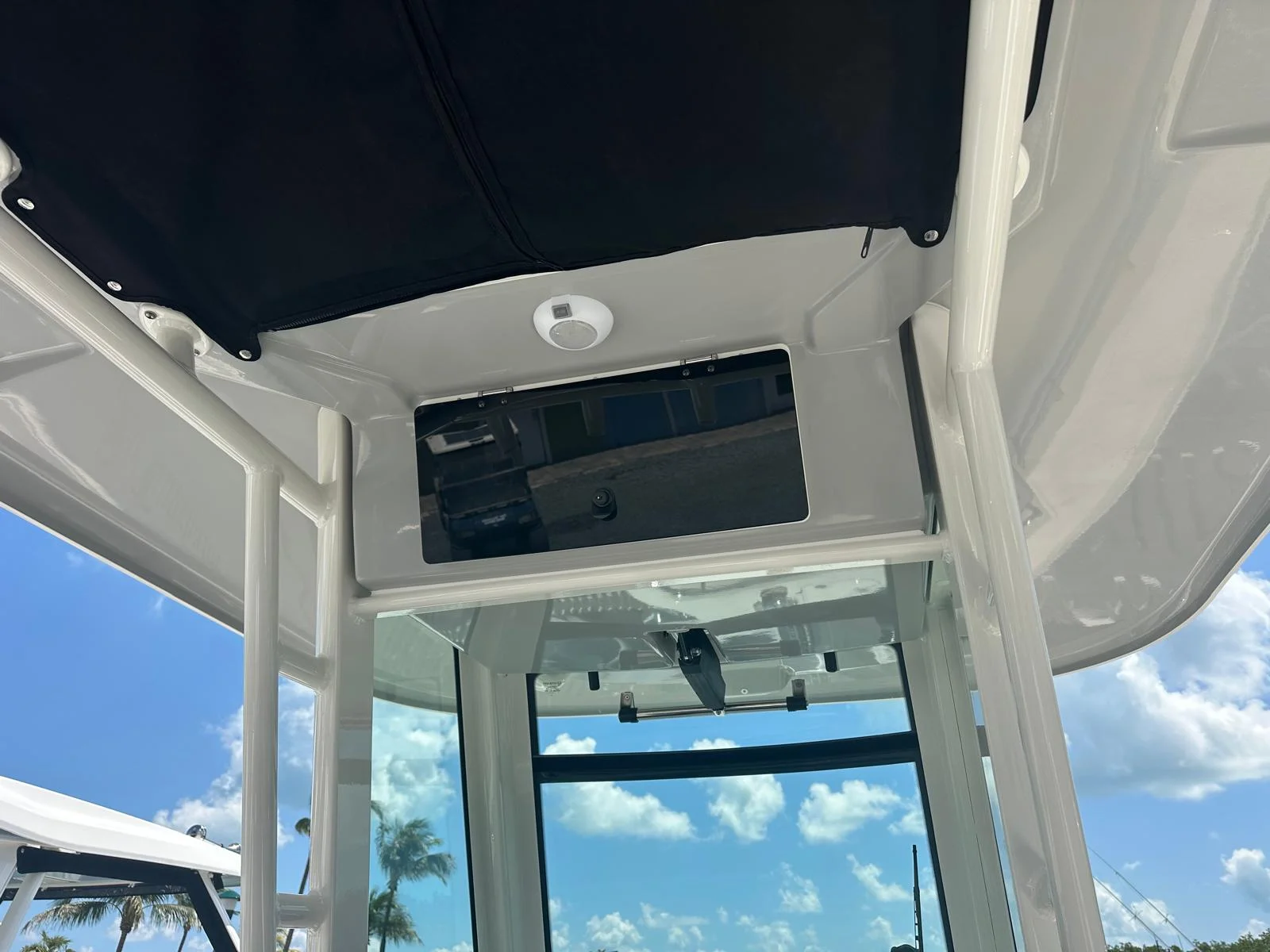 2026 Boston Whaler 250 Outrage Image Thumbnail #18