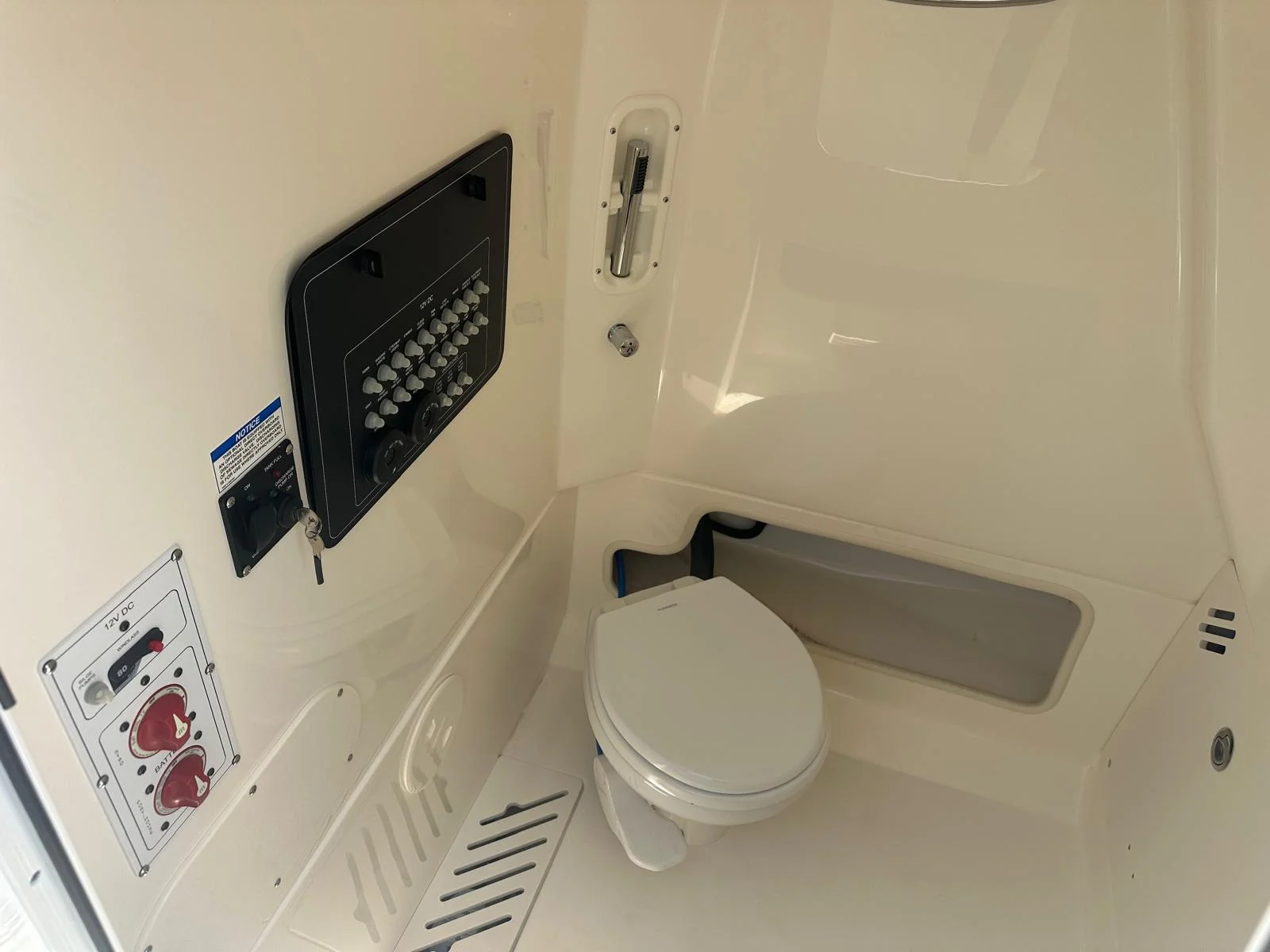 2026 Boston Whaler 250 Outrage Image Thumbnail #16