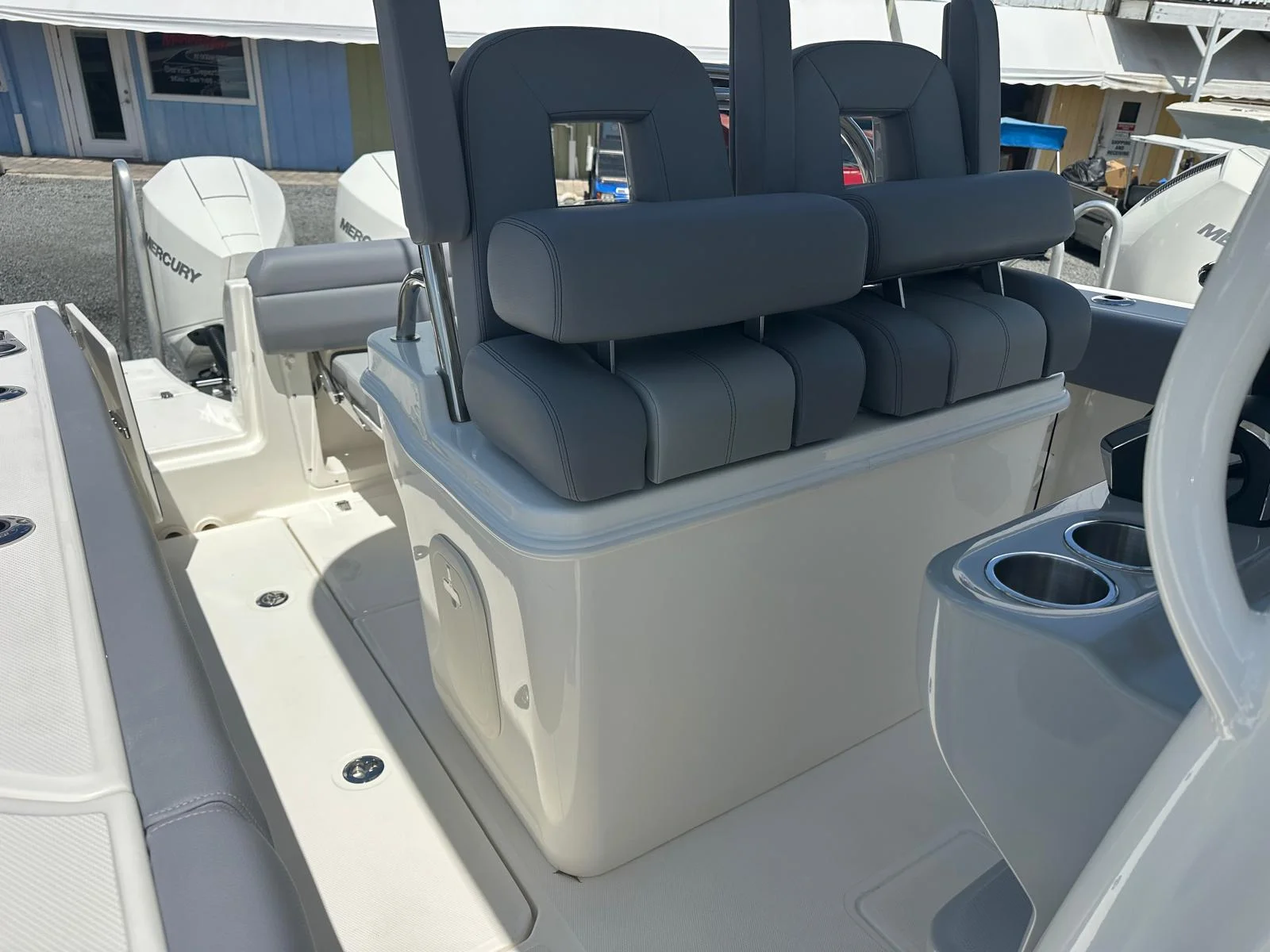 2026 Boston Whaler 250 Outrage Image Thumbnail #21