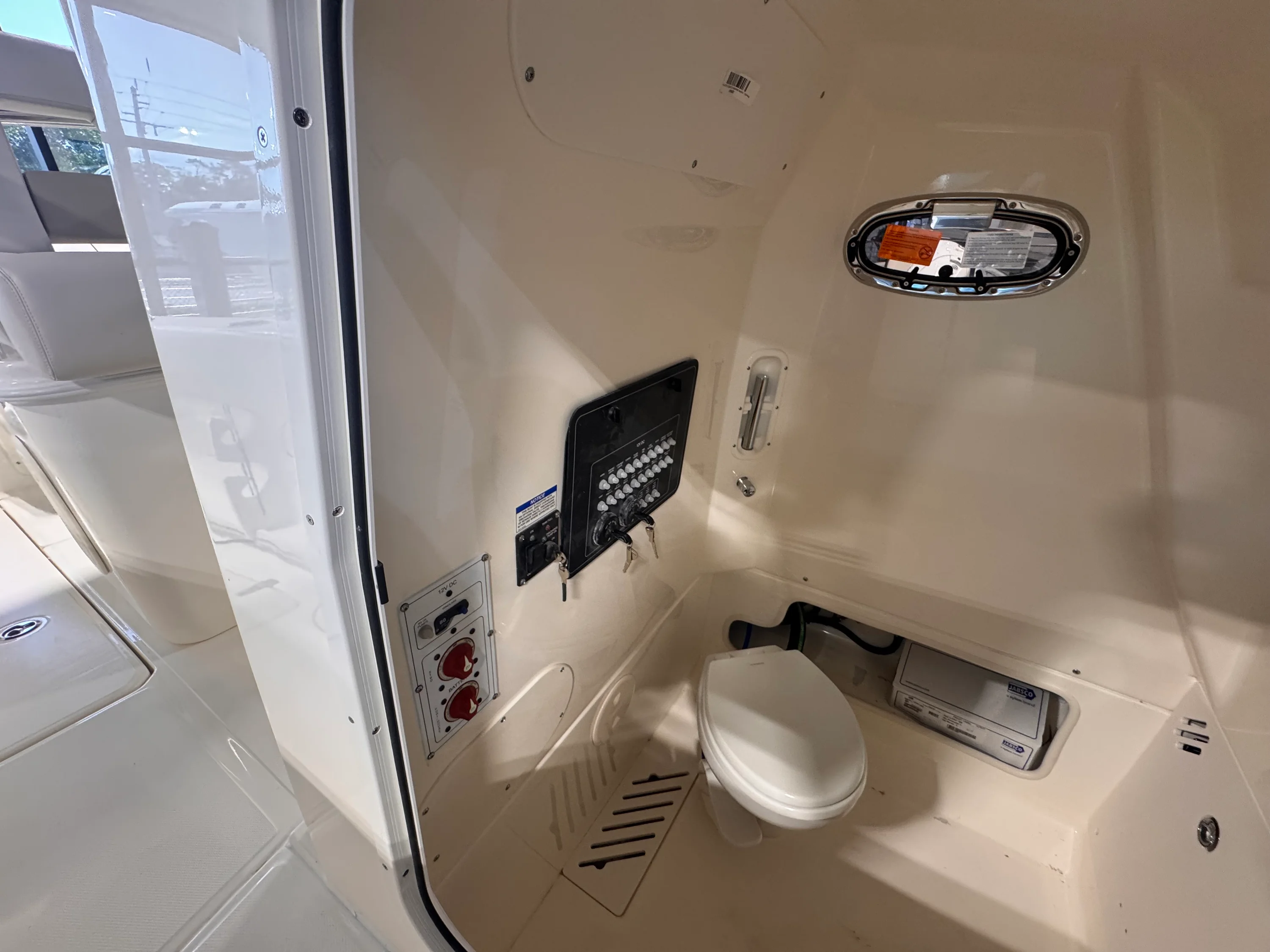 2026 Boston Whaler 250 Outrage Image Thumbnail #20