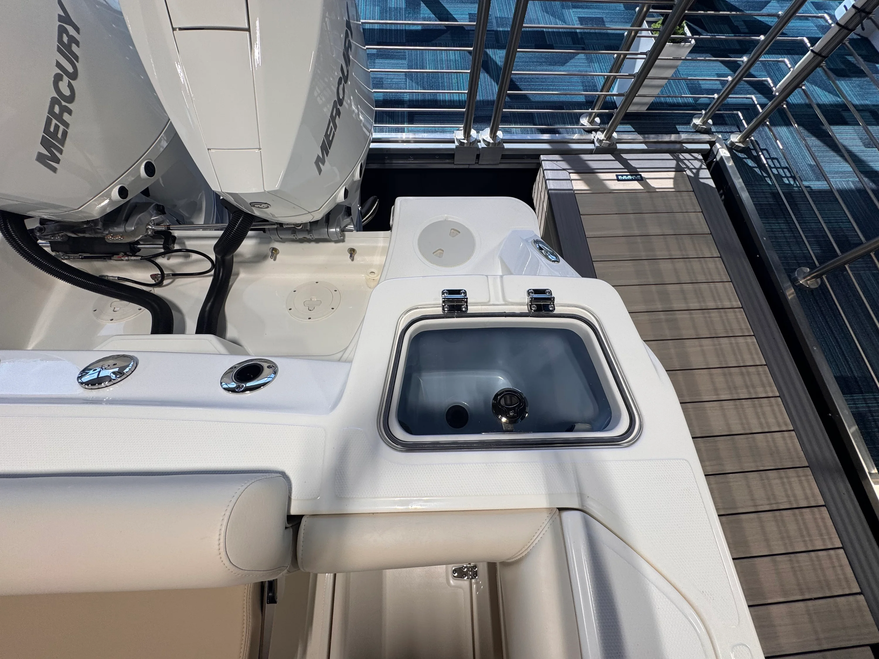 2026 Boston Whaler 250 Outrage Image Thumbnail #8