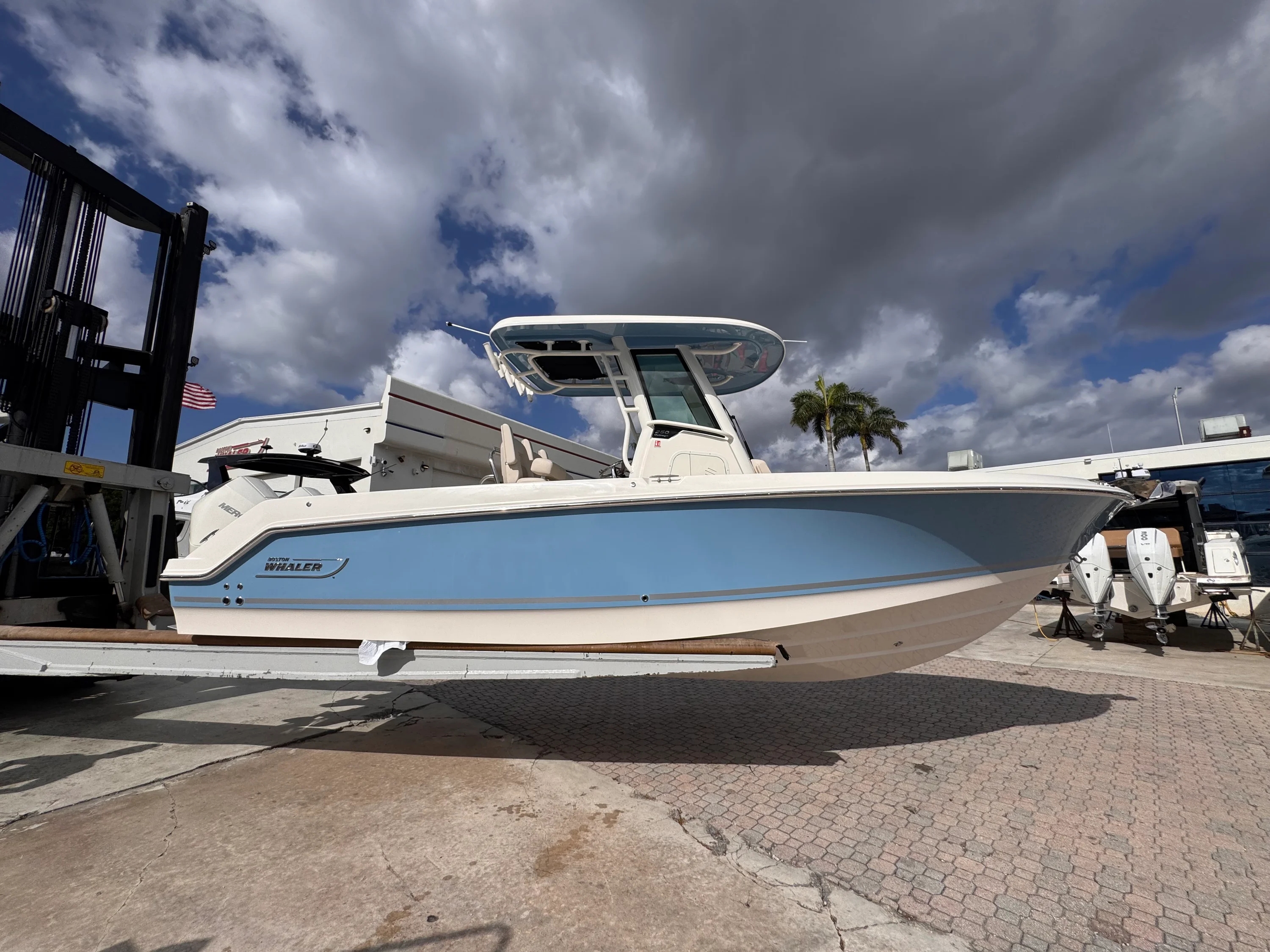 2026 Boston Whaler 250 Outrage Image Thumbnail #1
