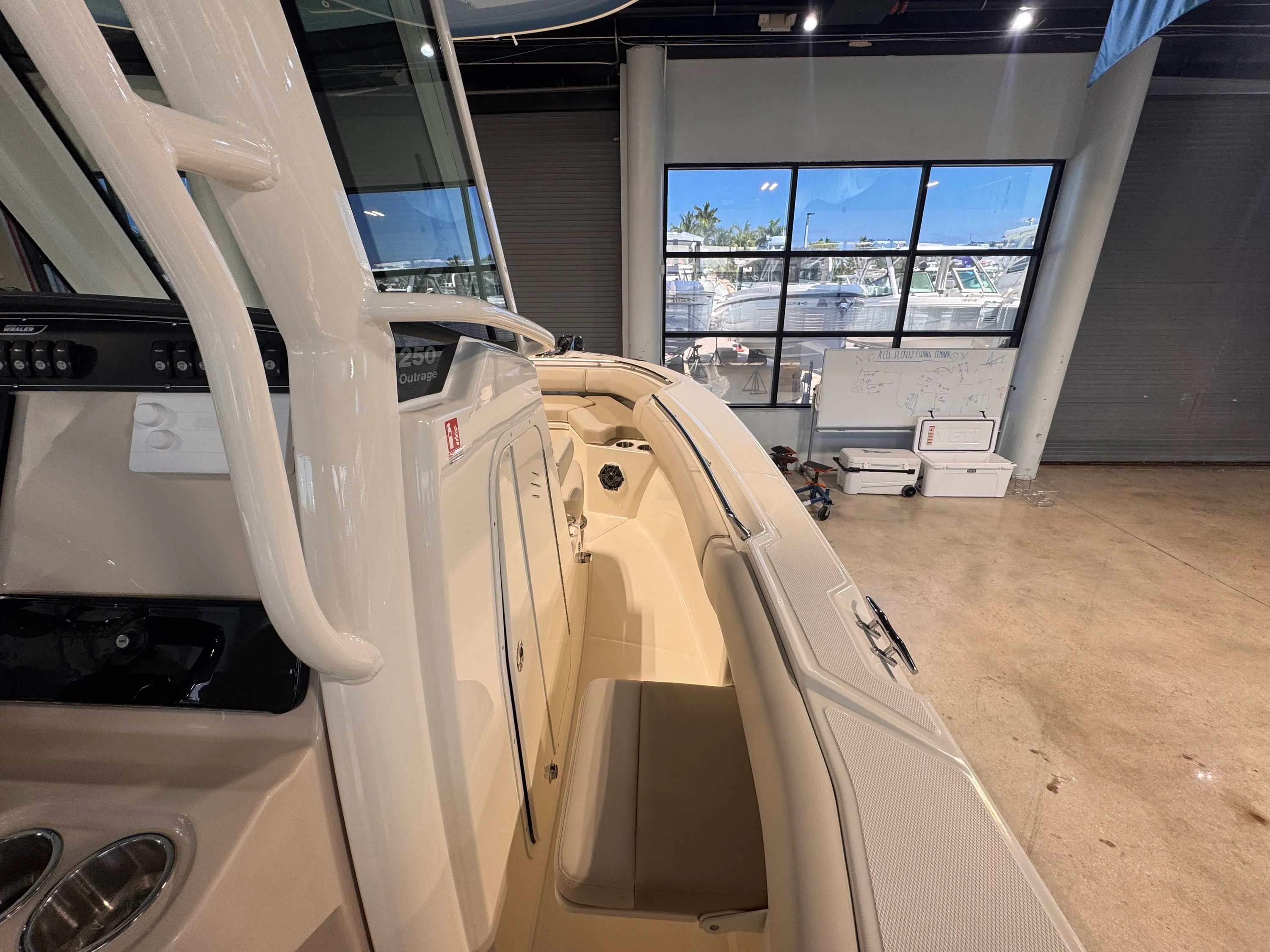 2026 Boston Whaler 250 Outrage Image Thumbnail #17