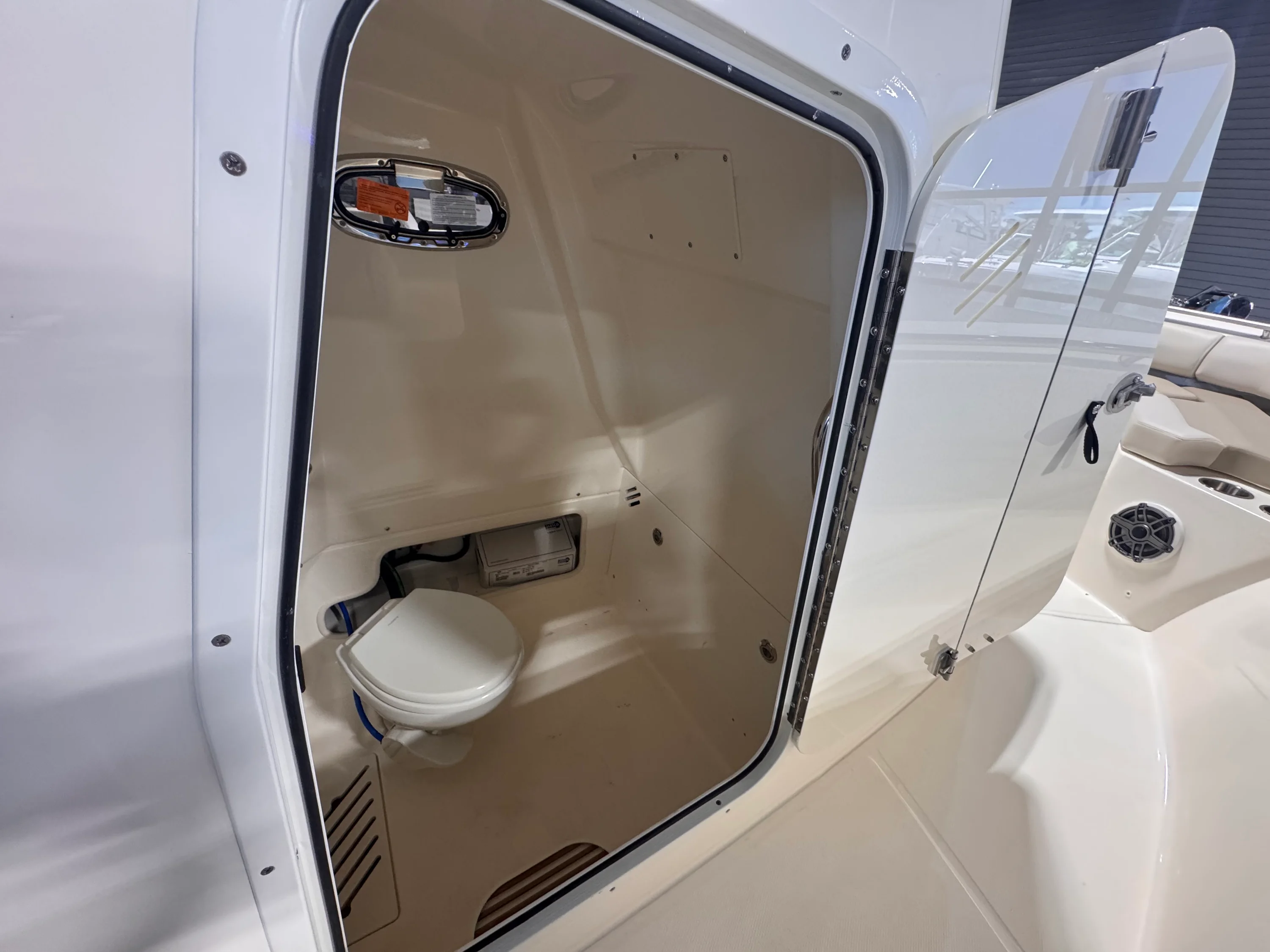 2026 Boston Whaler 250 Outrage Image Thumbnail #19