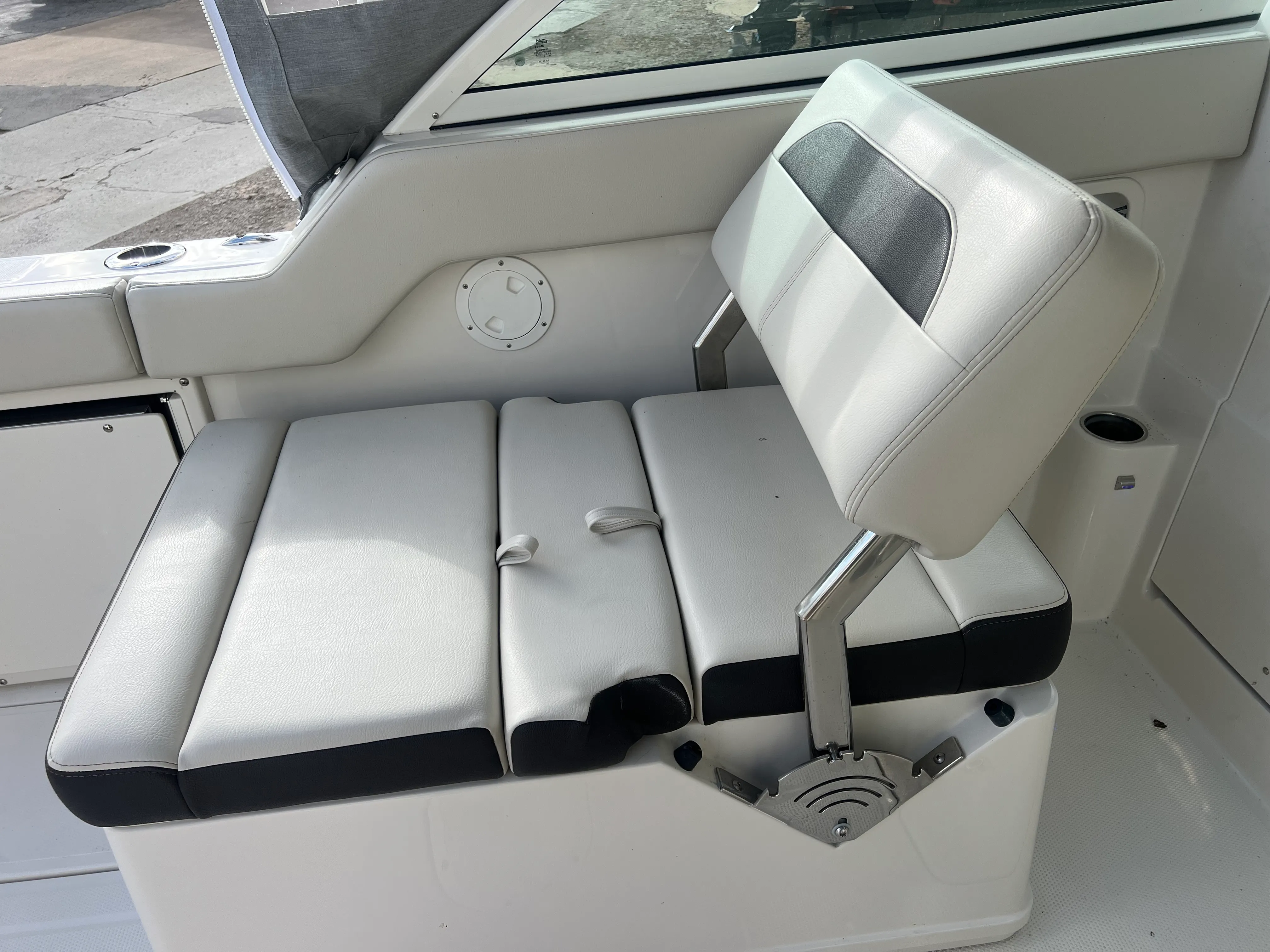 2023 Sailfish 245 DC Image Thumbnail #4