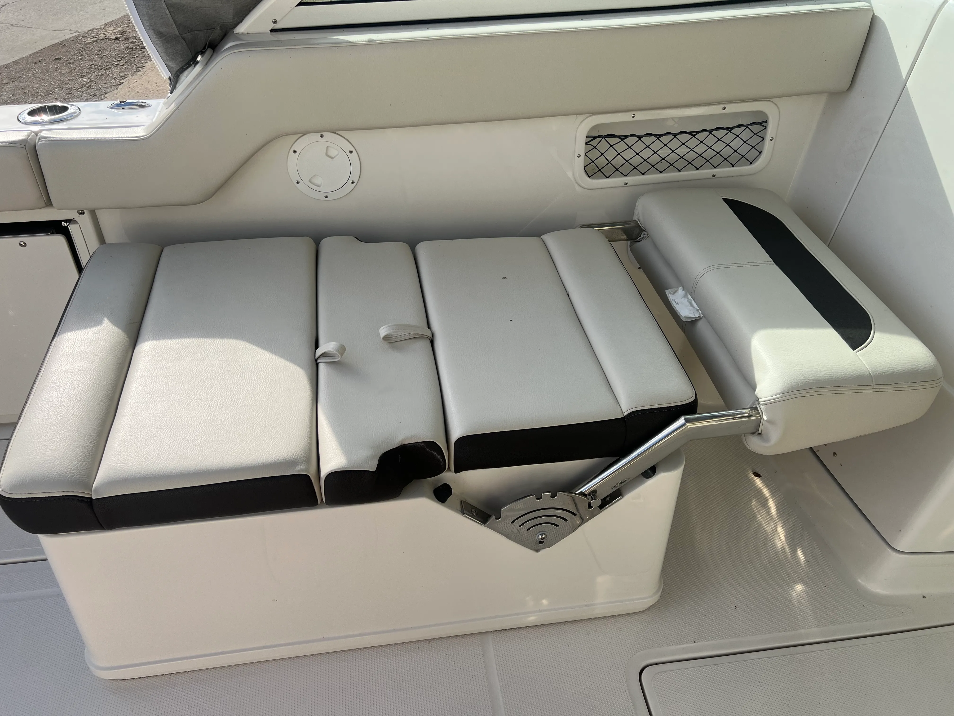 2023 Sailfish 245 DC Image Thumbnail #5