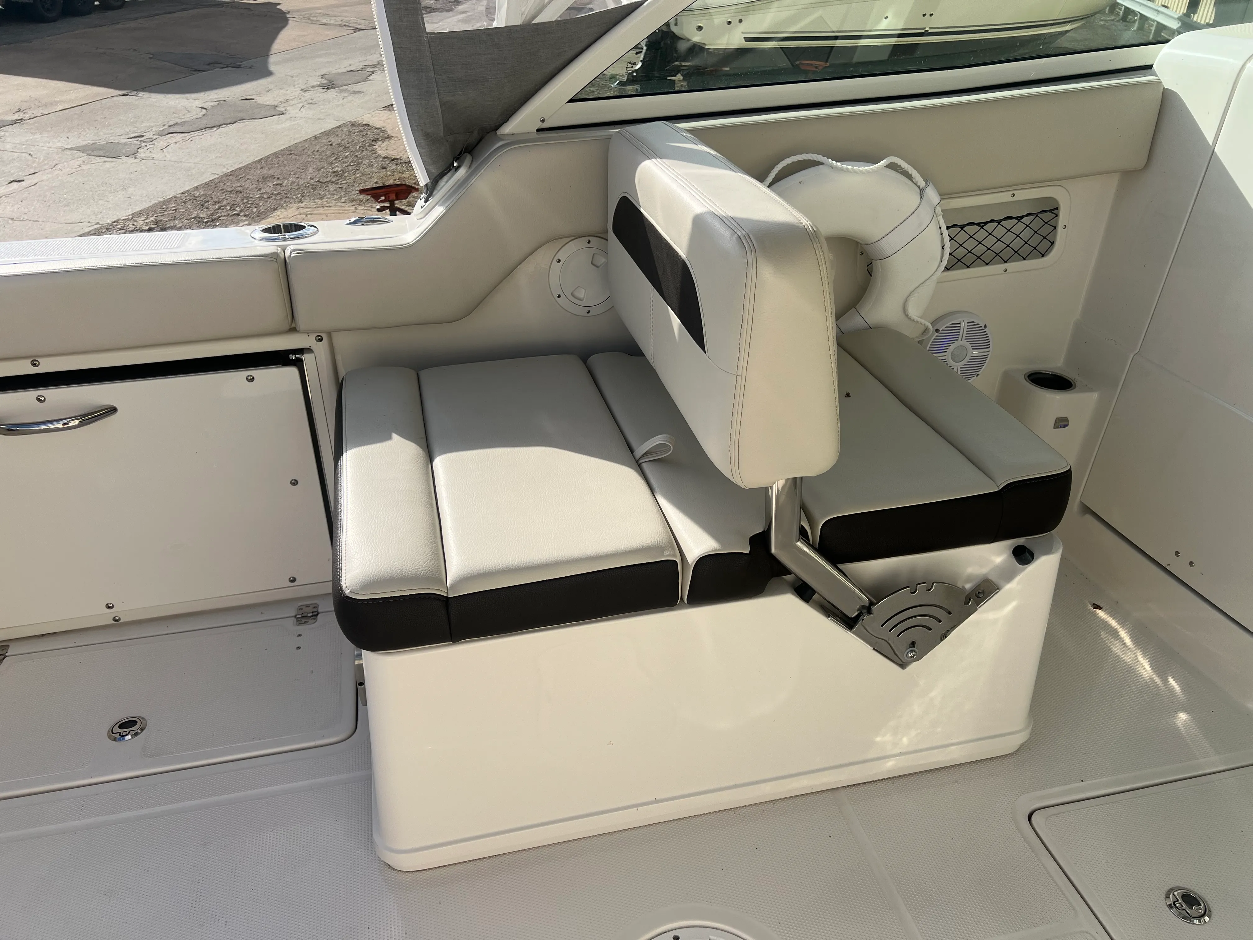 2023 Sailfish 245 DC Image Thumbnail #3