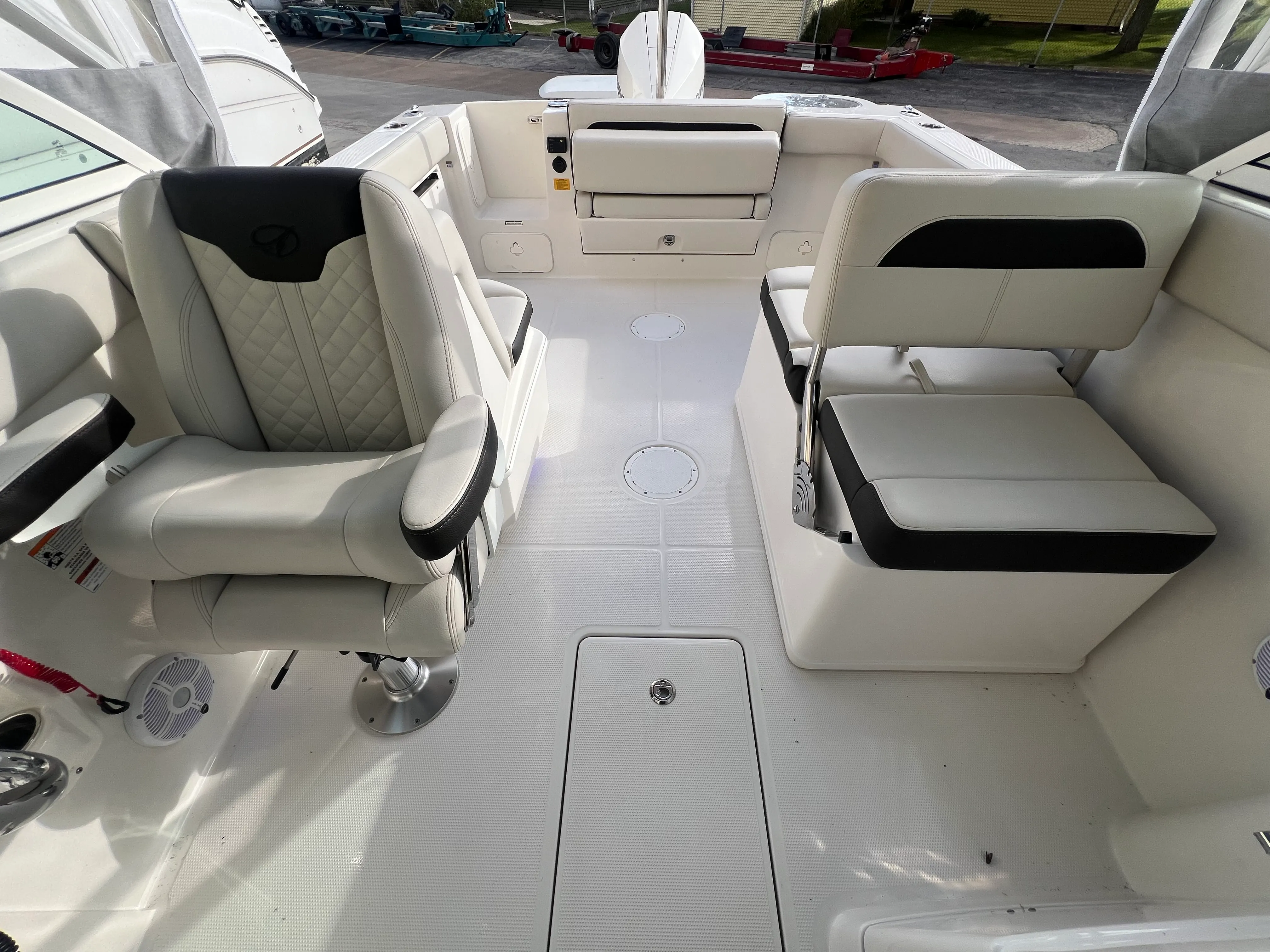 2023 Sailfish 245 DC Image Thumbnail #8