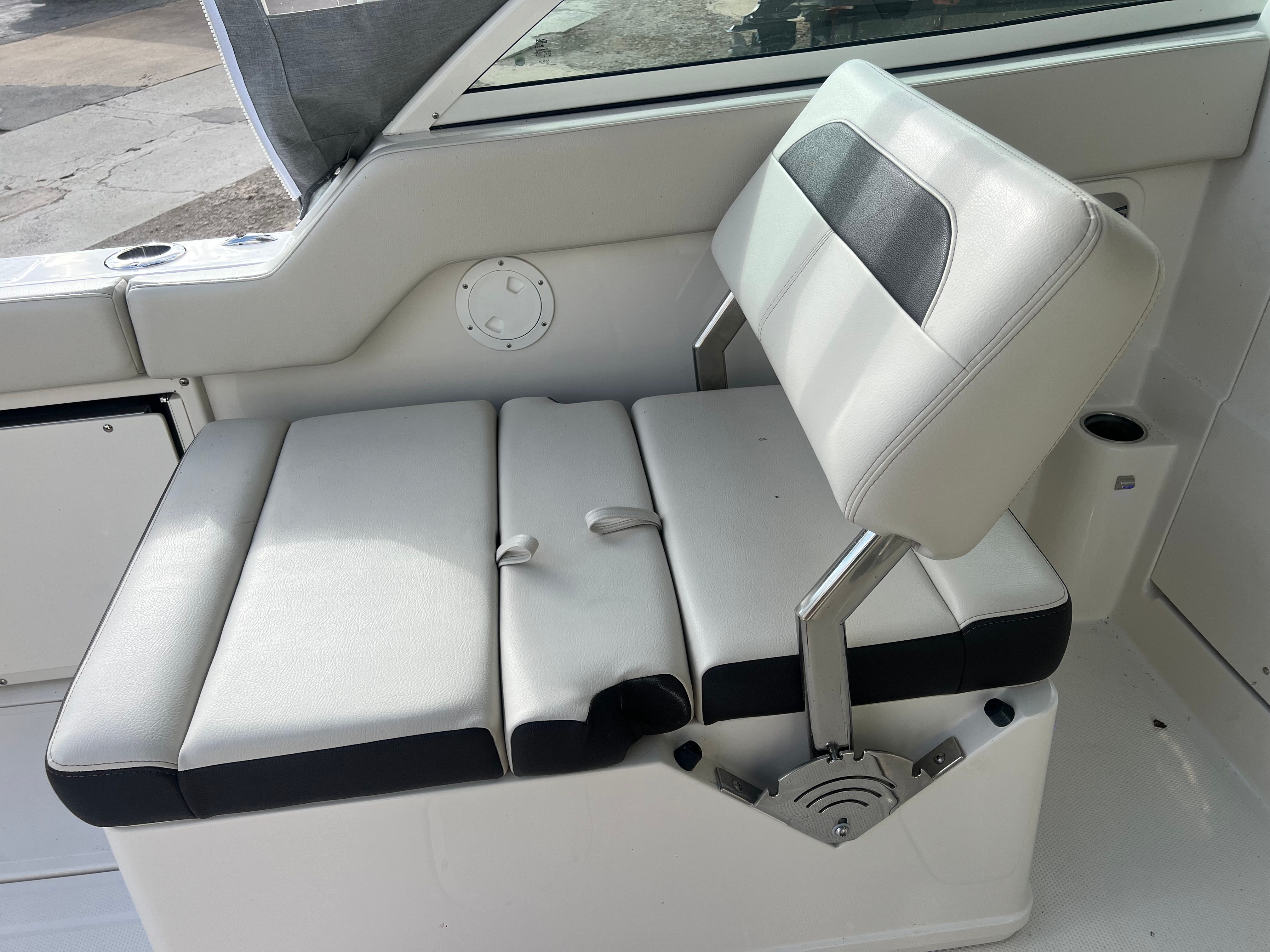 2023 Sailfish 245 DC Image Thumbnail #4