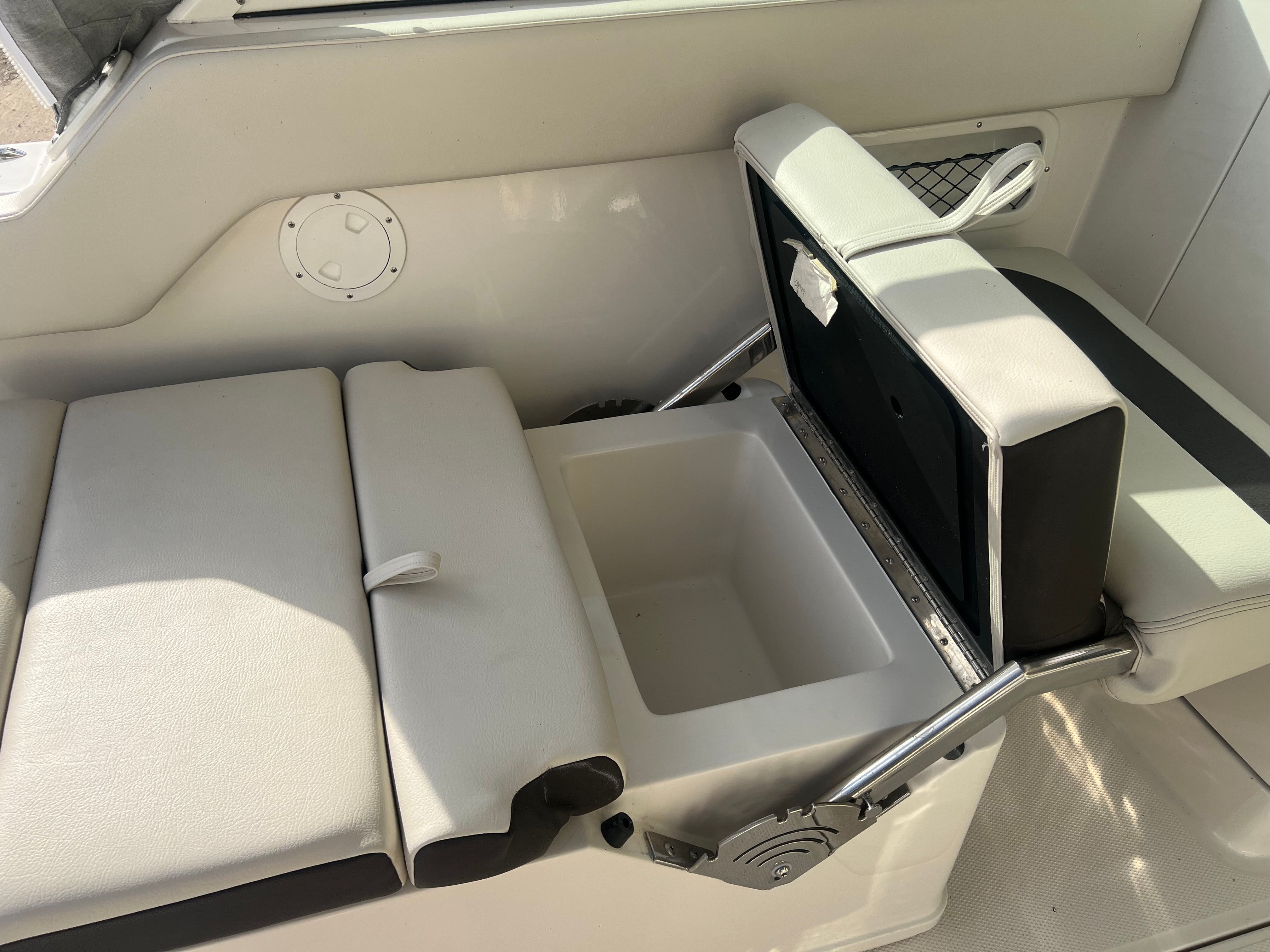 2023 Sailfish 245 DC Image Thumbnail #7