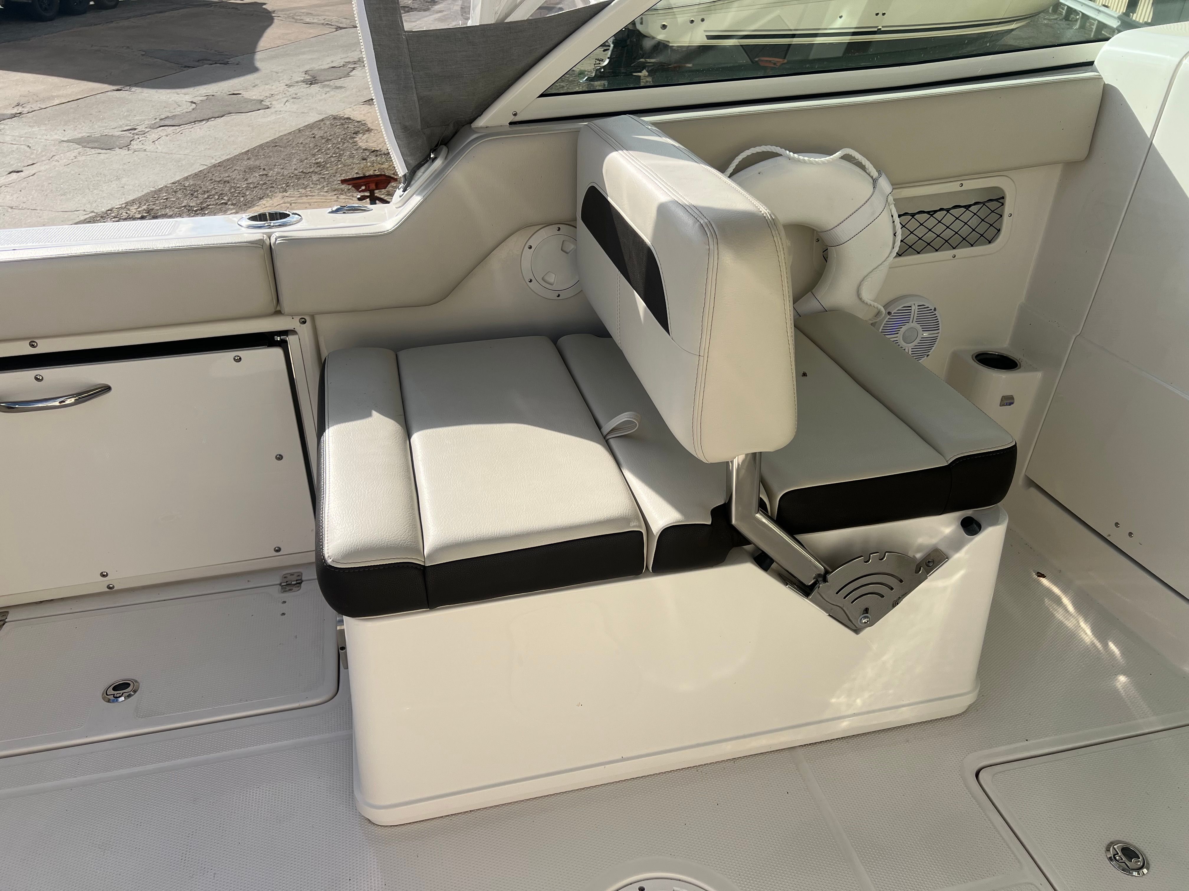 2023 Sailfish 245 DC Image Thumbnail #3