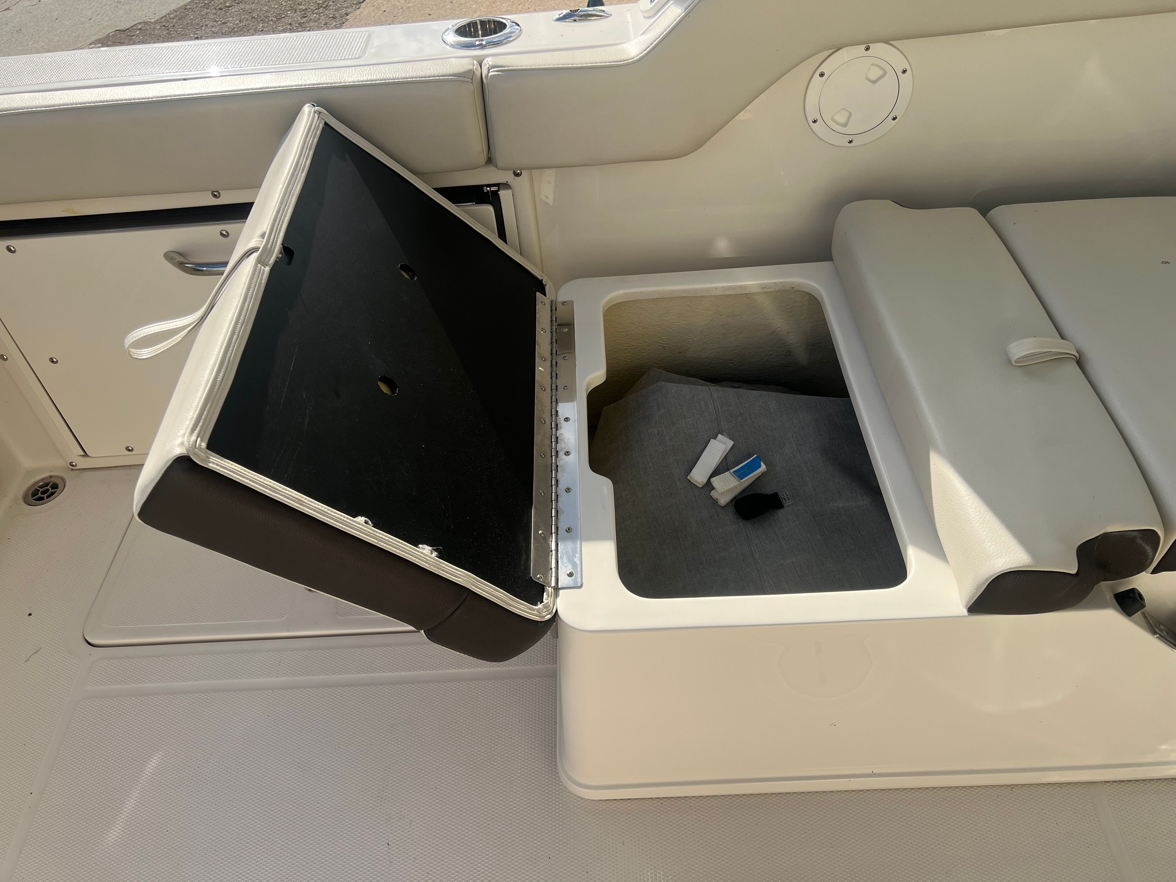 2023 Sailfish 245 DC Image Thumbnail #6