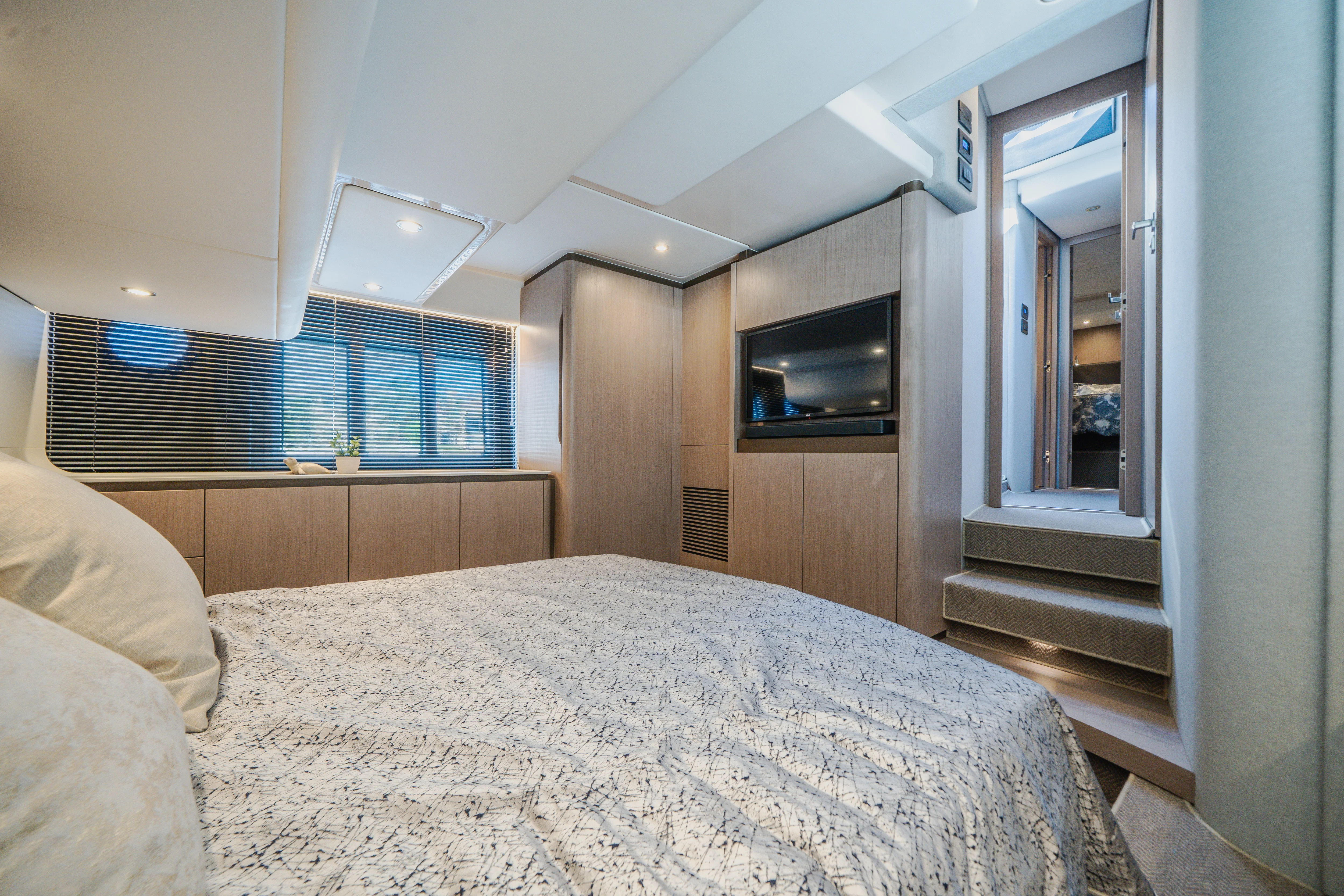 2022 Azimut 50 FLY Image Thumbnail #19