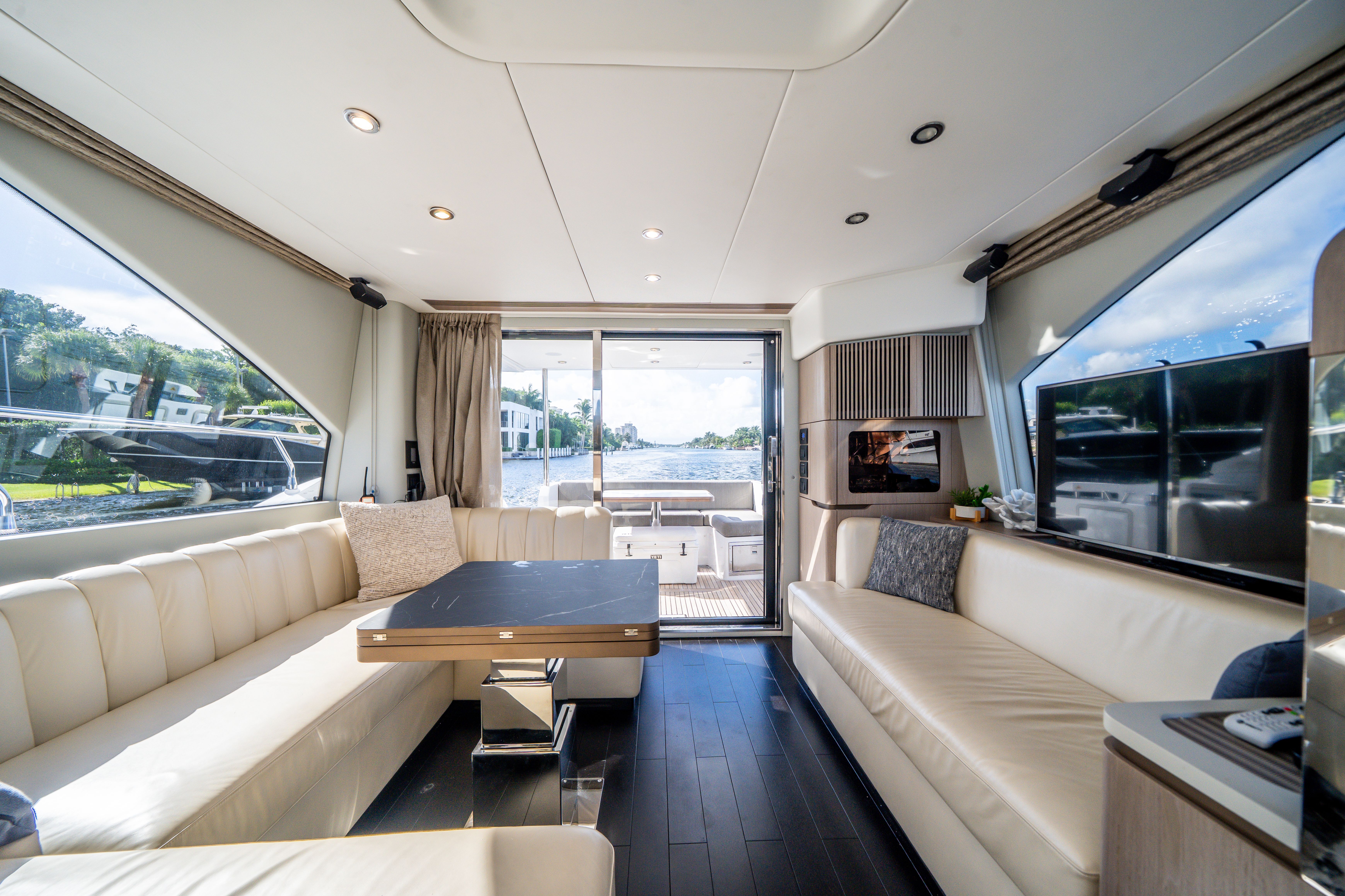 2022 Azimut 50 FLY Image Thumbnail #25