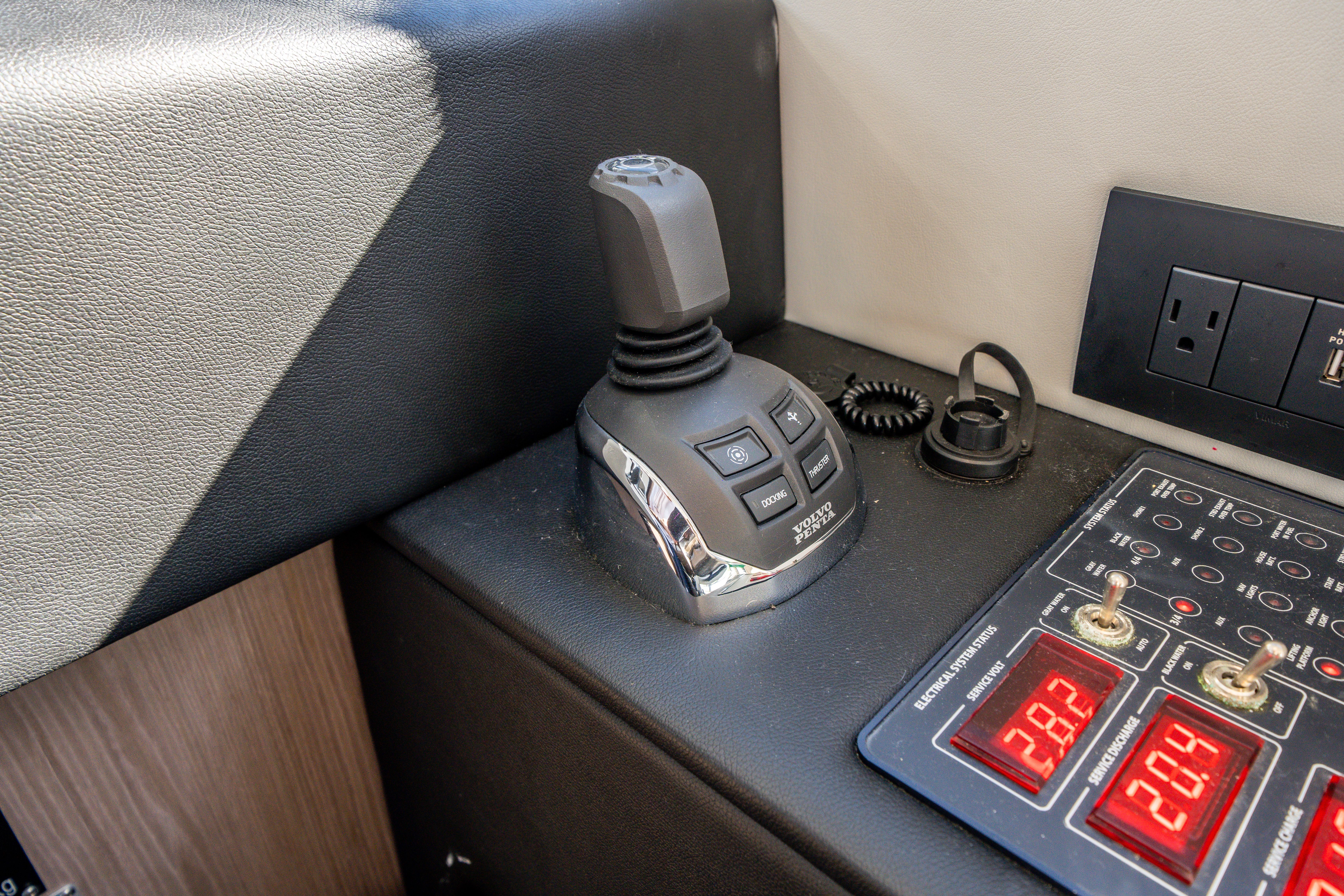 2022 Azimut 50 FLY Image Thumbnail #32