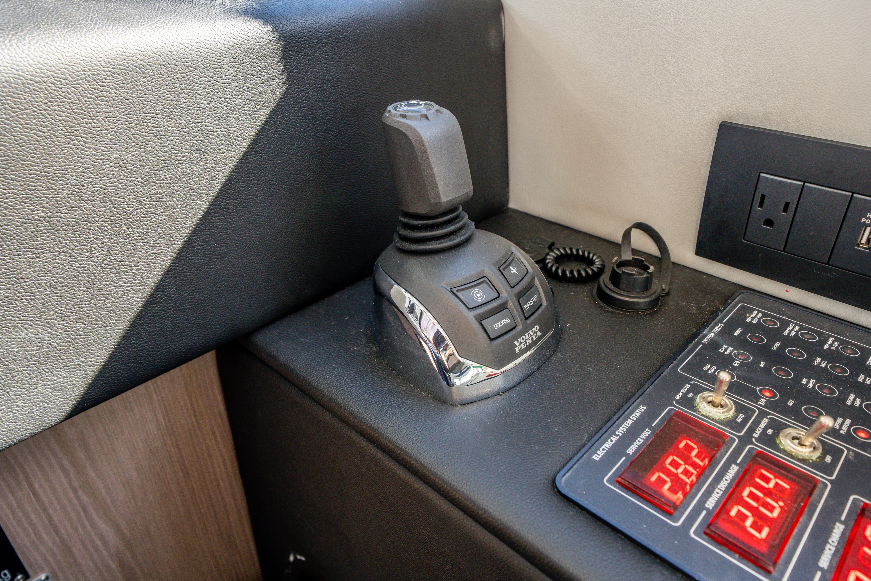 2022 Azimut 50 FLY Image Thumbnail #32