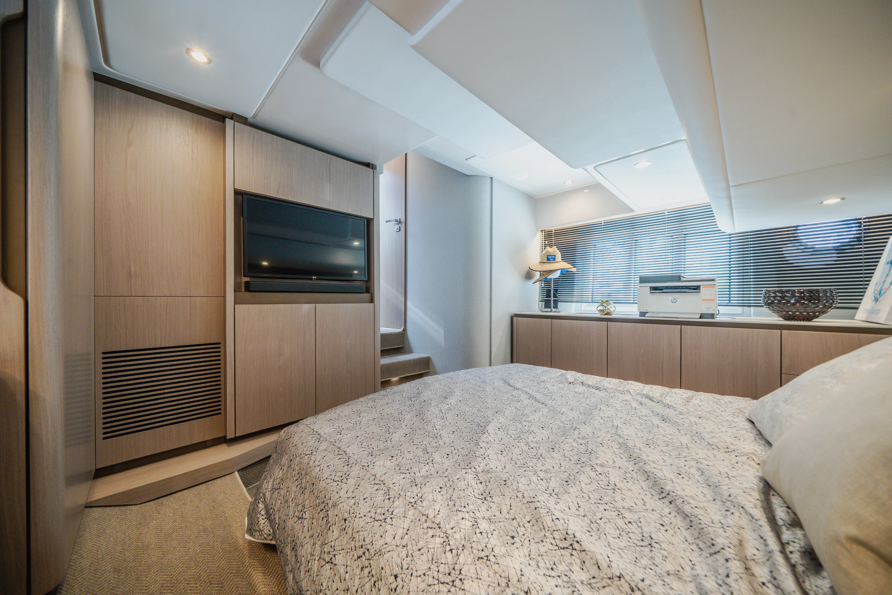 2022 Azimut 50 FLY Image Thumbnail #18