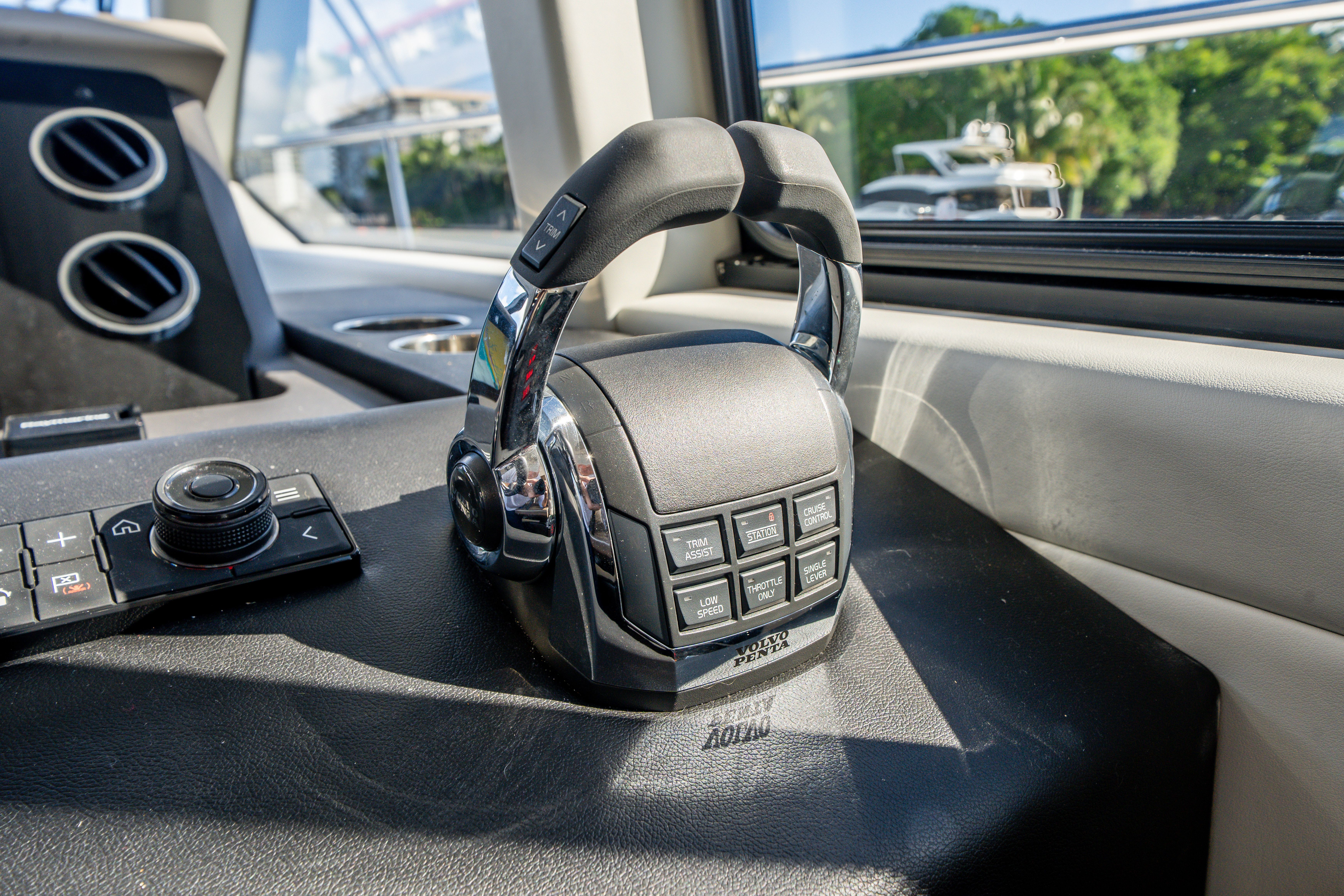 2022 Azimut 50 FLY Image Thumbnail #33