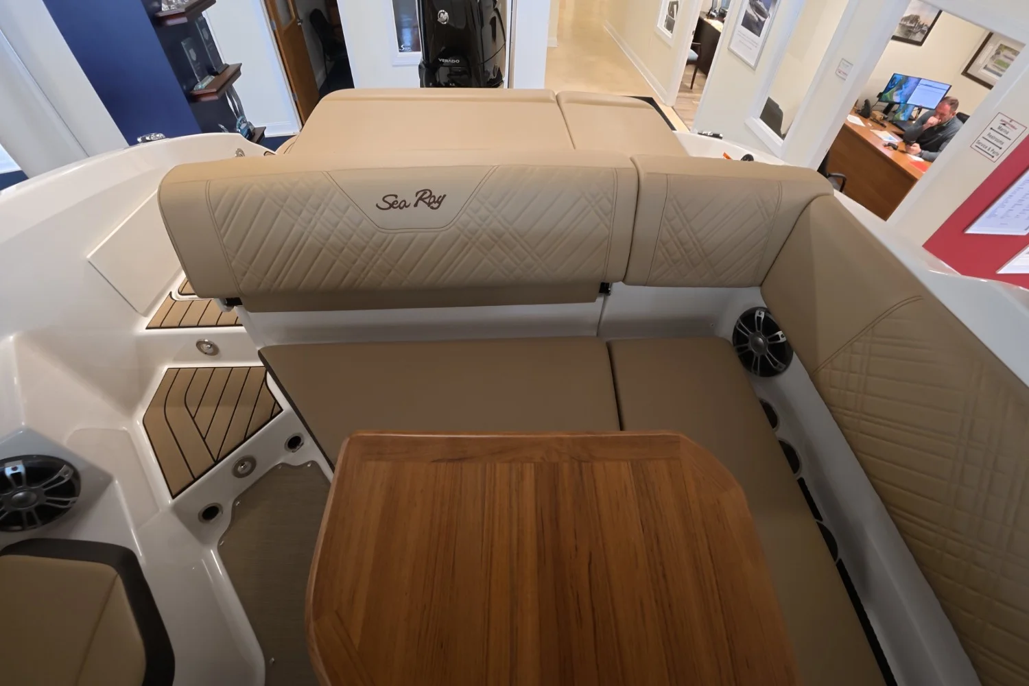 2026 Sea Ray SDX 270 Outboard Image Thumbnail #12