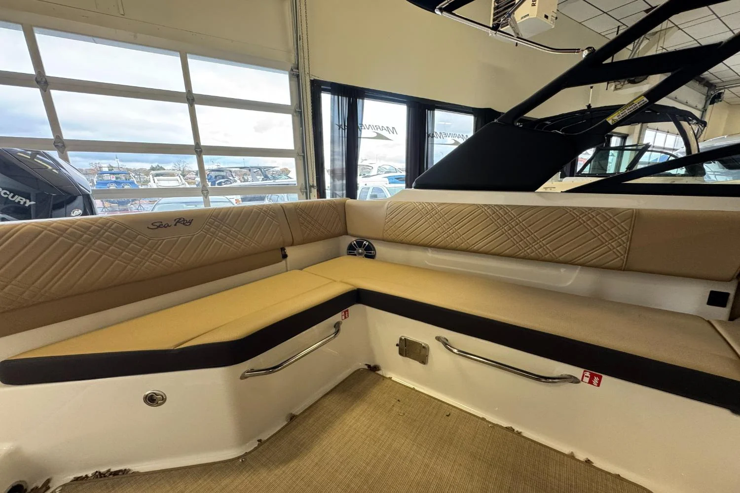 2026 Sea Ray SDX 270 Outboard Image Thumbnail #11