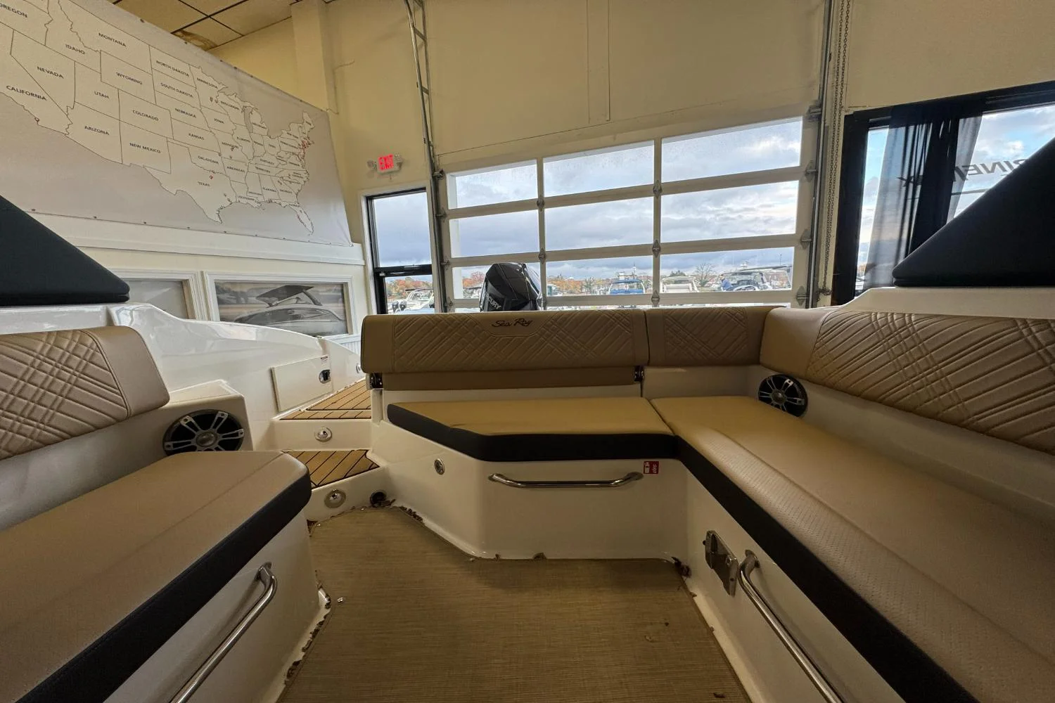 2026 Sea Ray SDX 270 Outboard Image Thumbnail #10