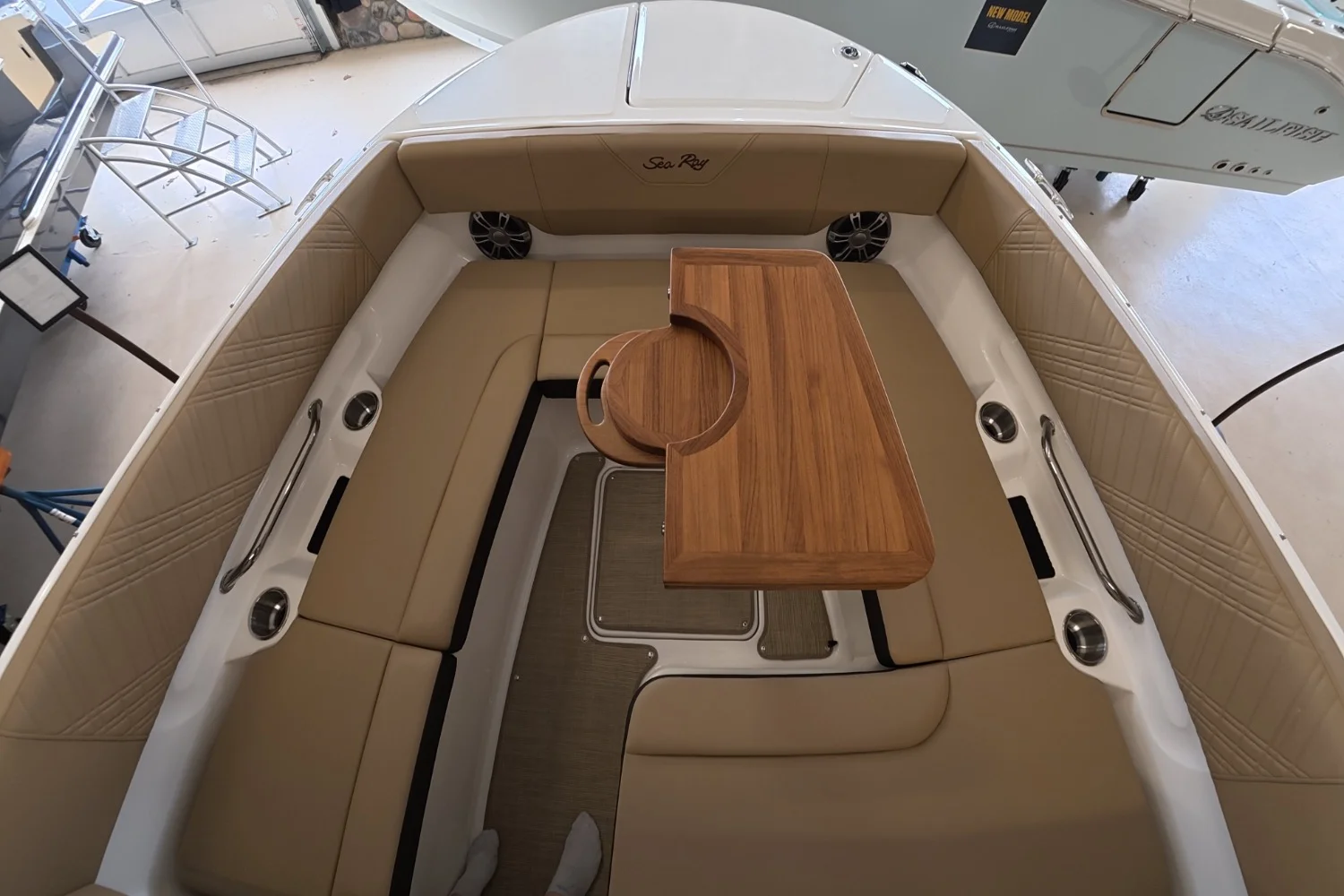 2026 Sea Ray SDX 270 Outboard Image Thumbnail #27