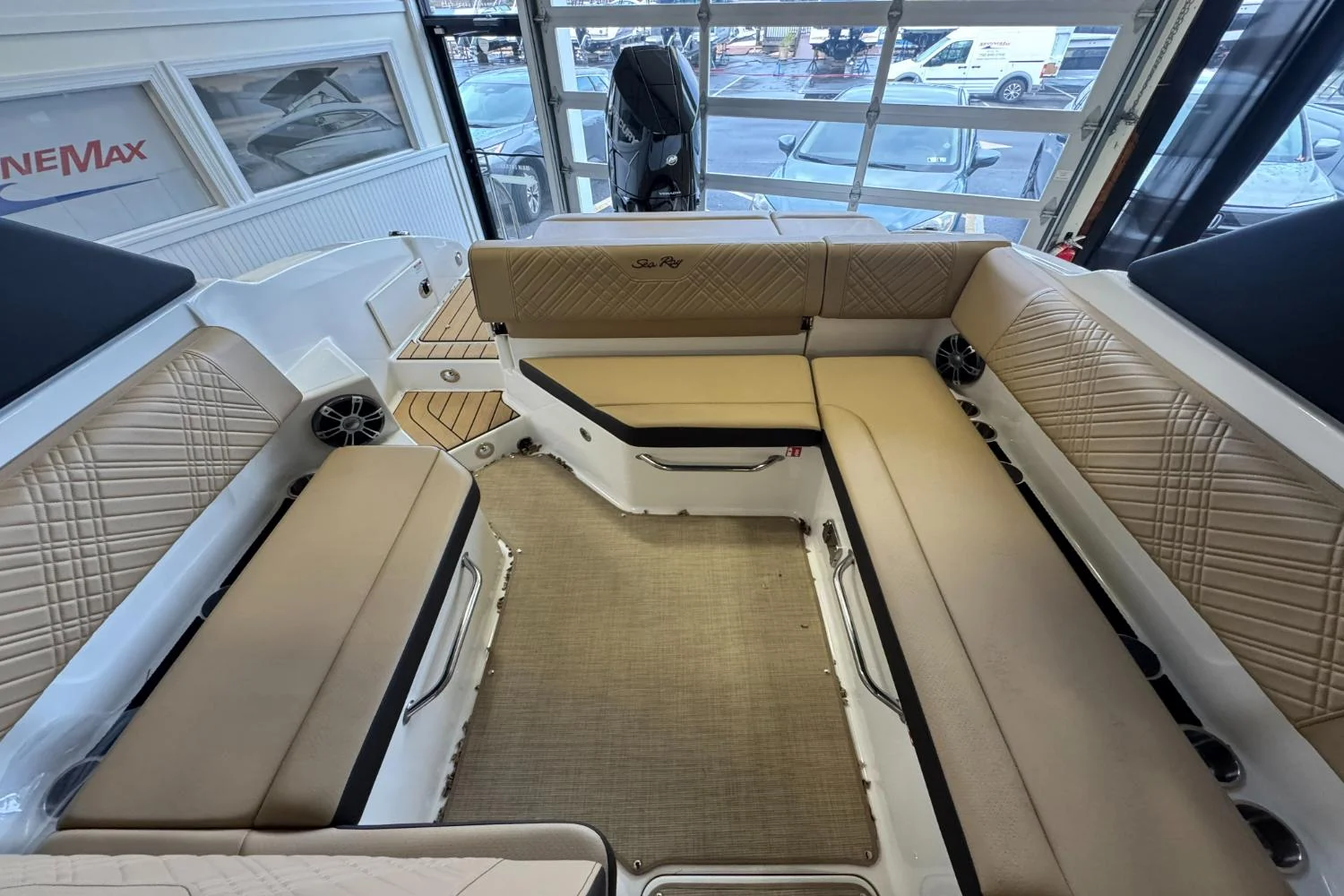 2026 Sea Ray SDX 270 Outboard Image Thumbnail #9