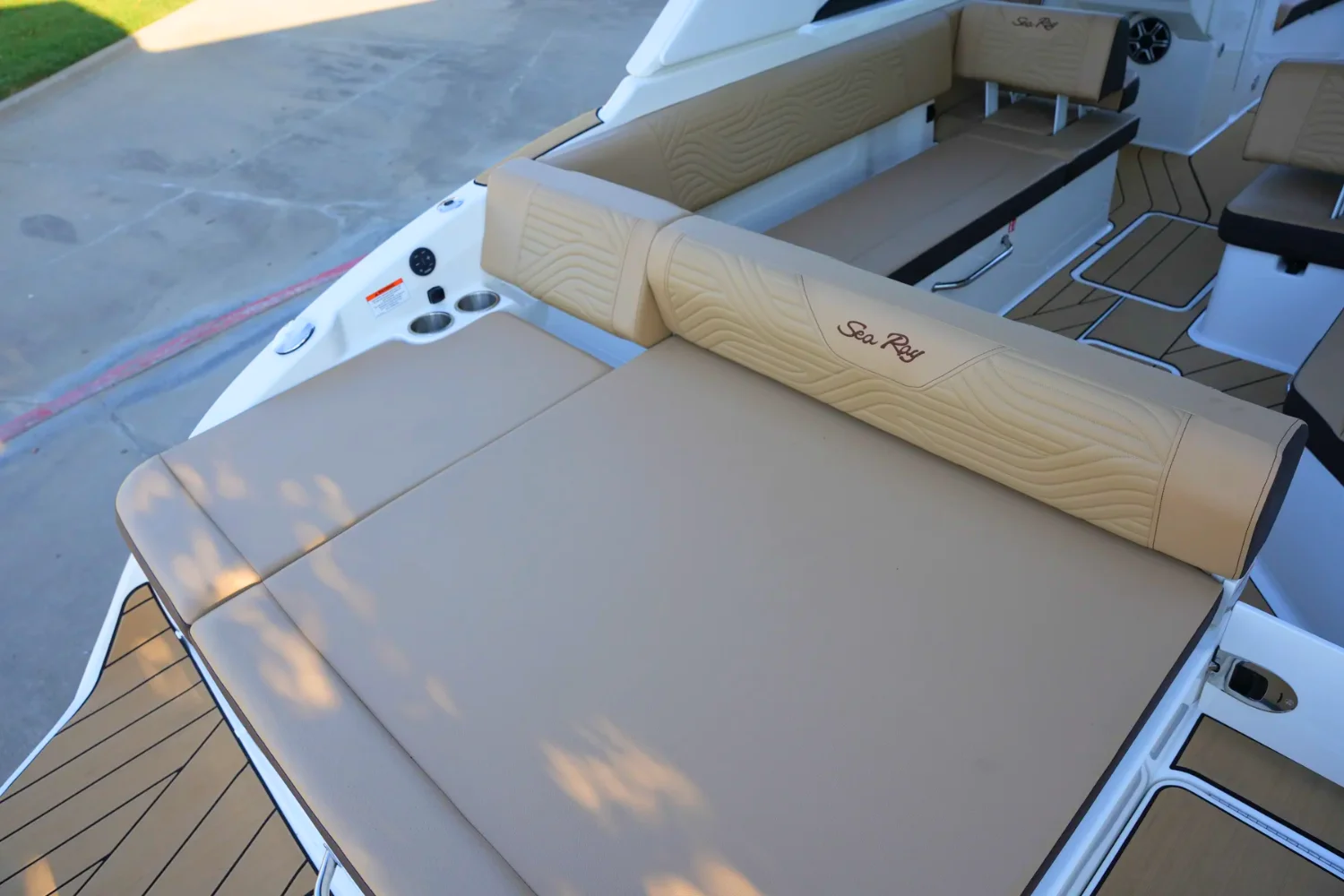 2026 Sea Ray SDX 270 Surf Image Thumbnail #7