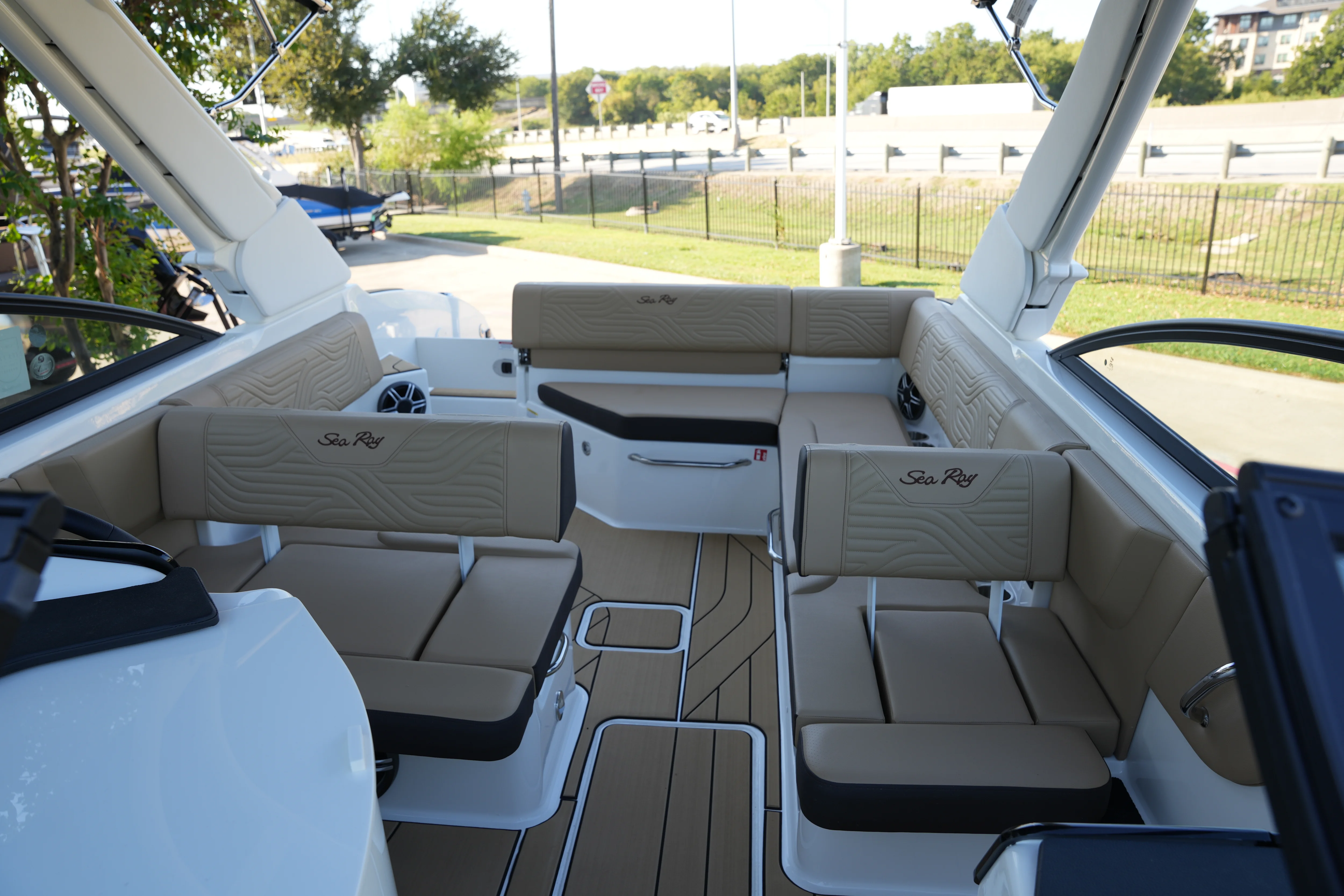 2026 Sea Ray SDX 270 Surf Image Thumbnail #33