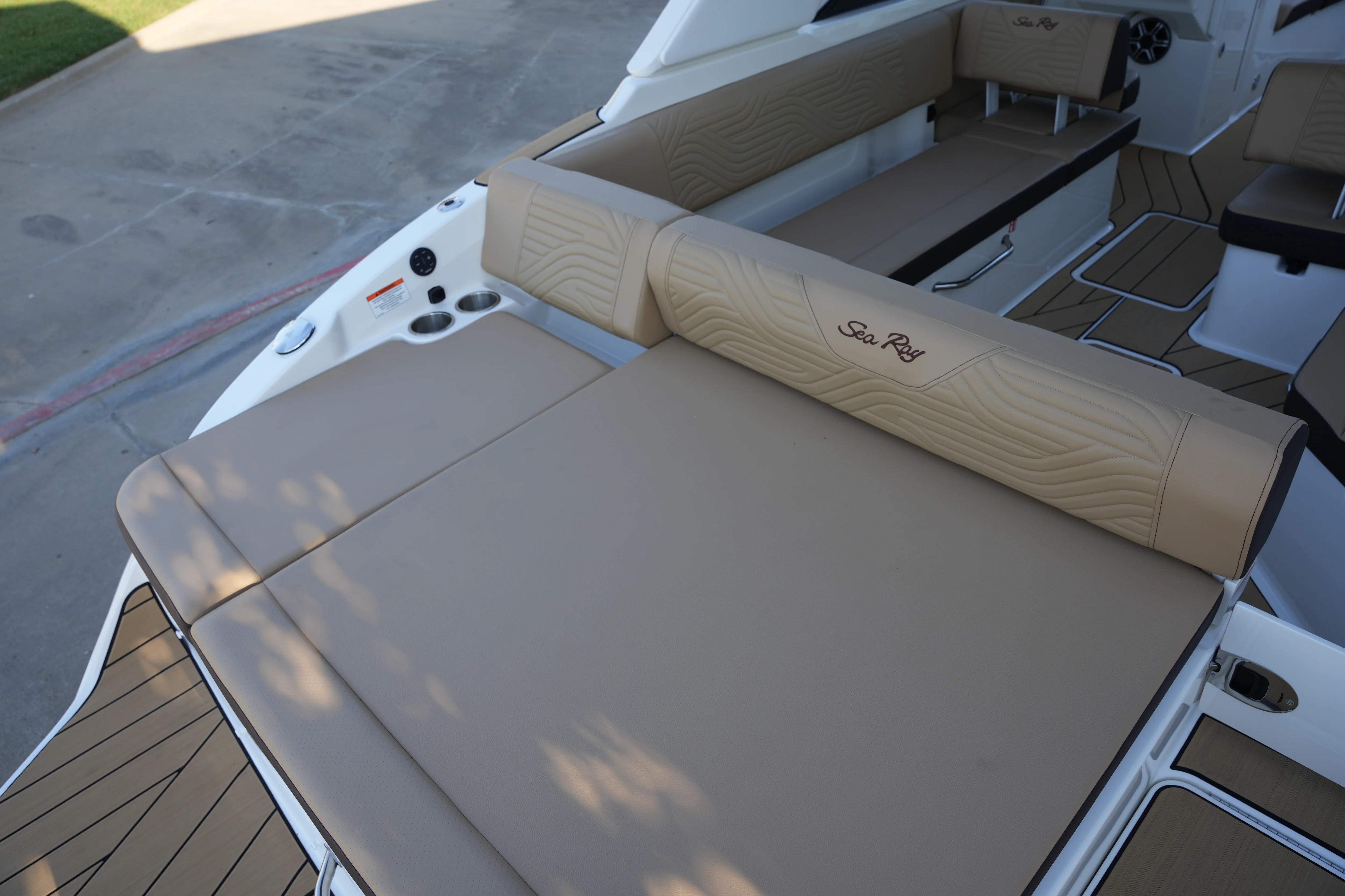 2026 Sea Ray SDX 270 Surf Image Thumbnail #7