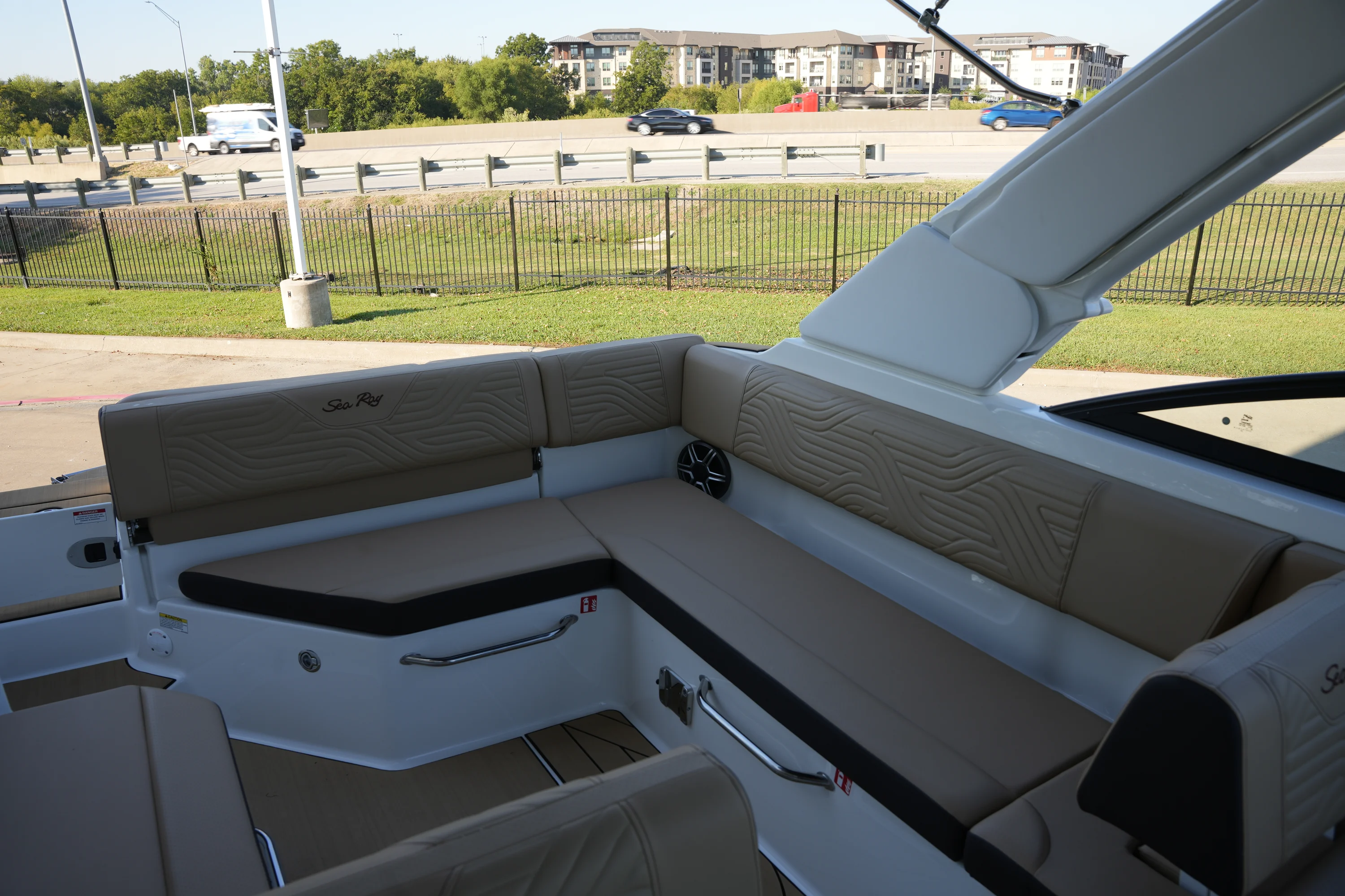 2026 Sea Ray SDX 270 Surf Image Thumbnail #12