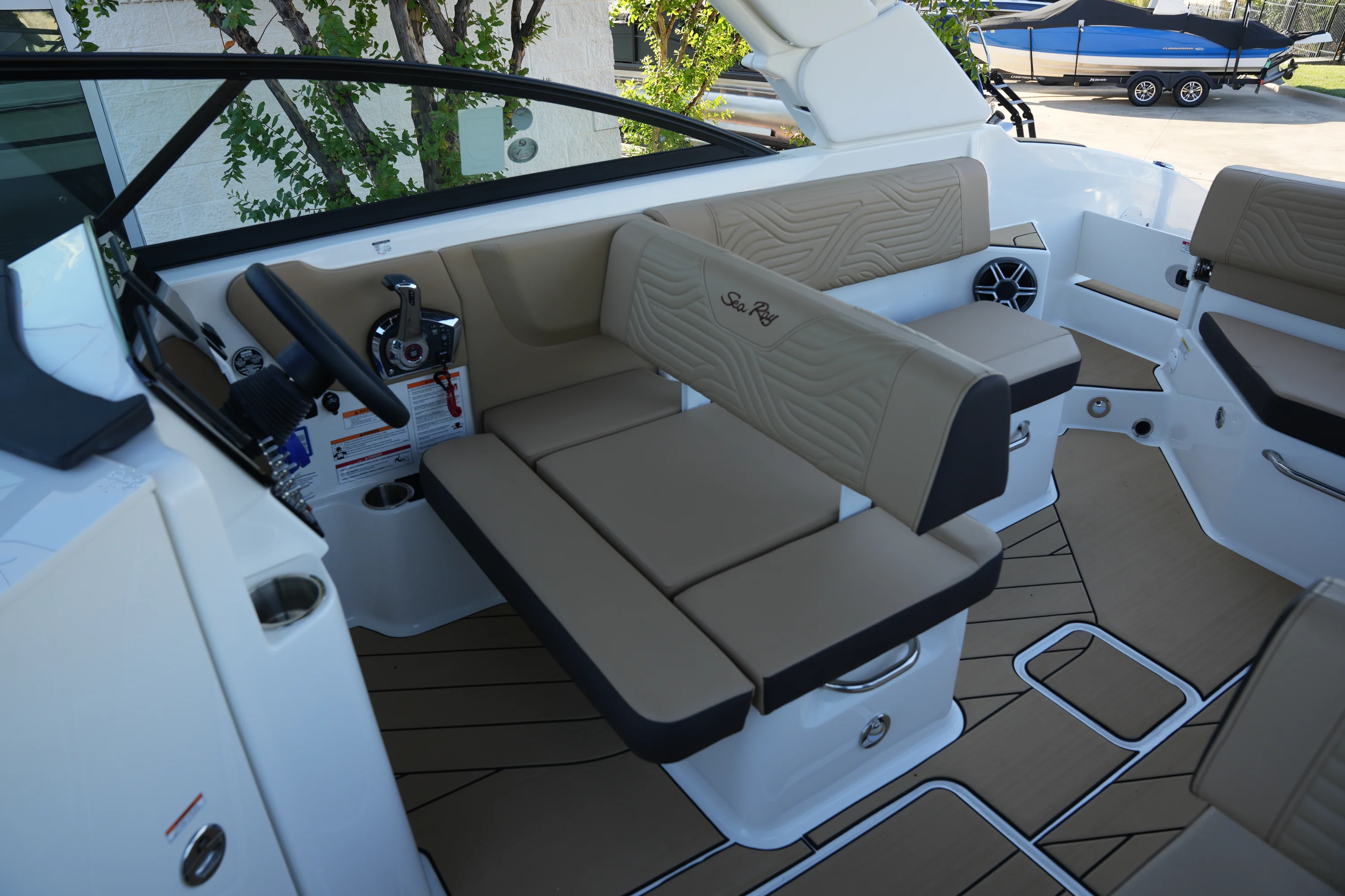 2026 Sea Ray SDX 270 Surf Image Thumbnail #17