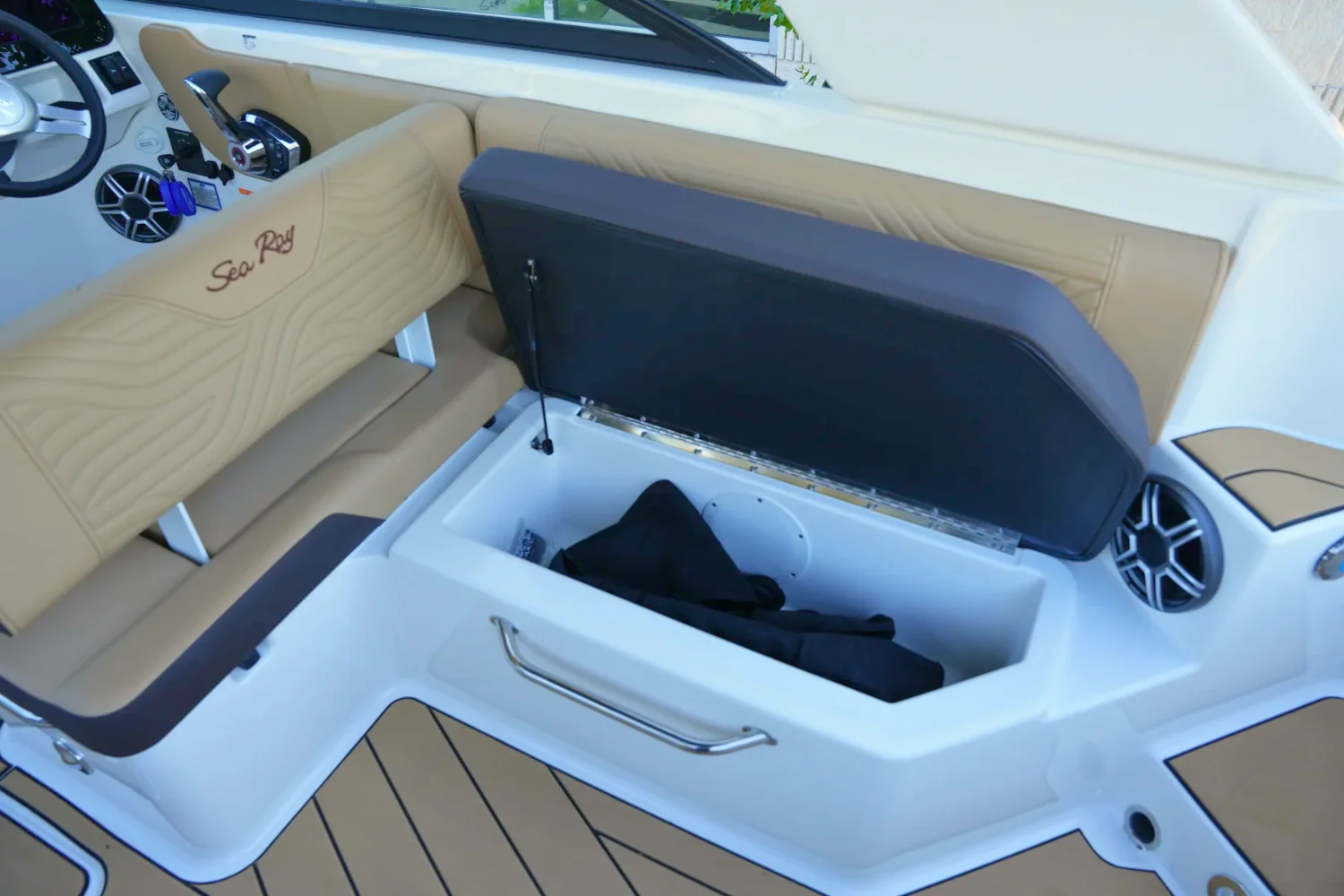 2026 Sea Ray SDX 270 Surf Image Thumbnail #14