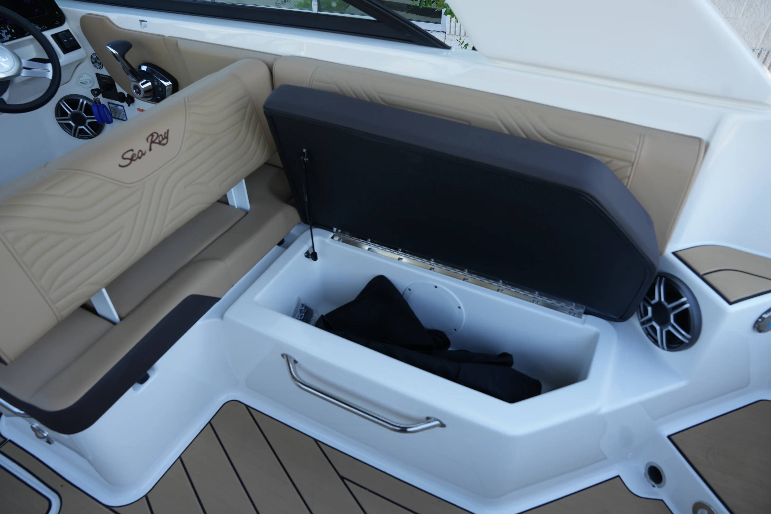 2026 Sea Ray SDX 270 Surf Image Thumbnail #14