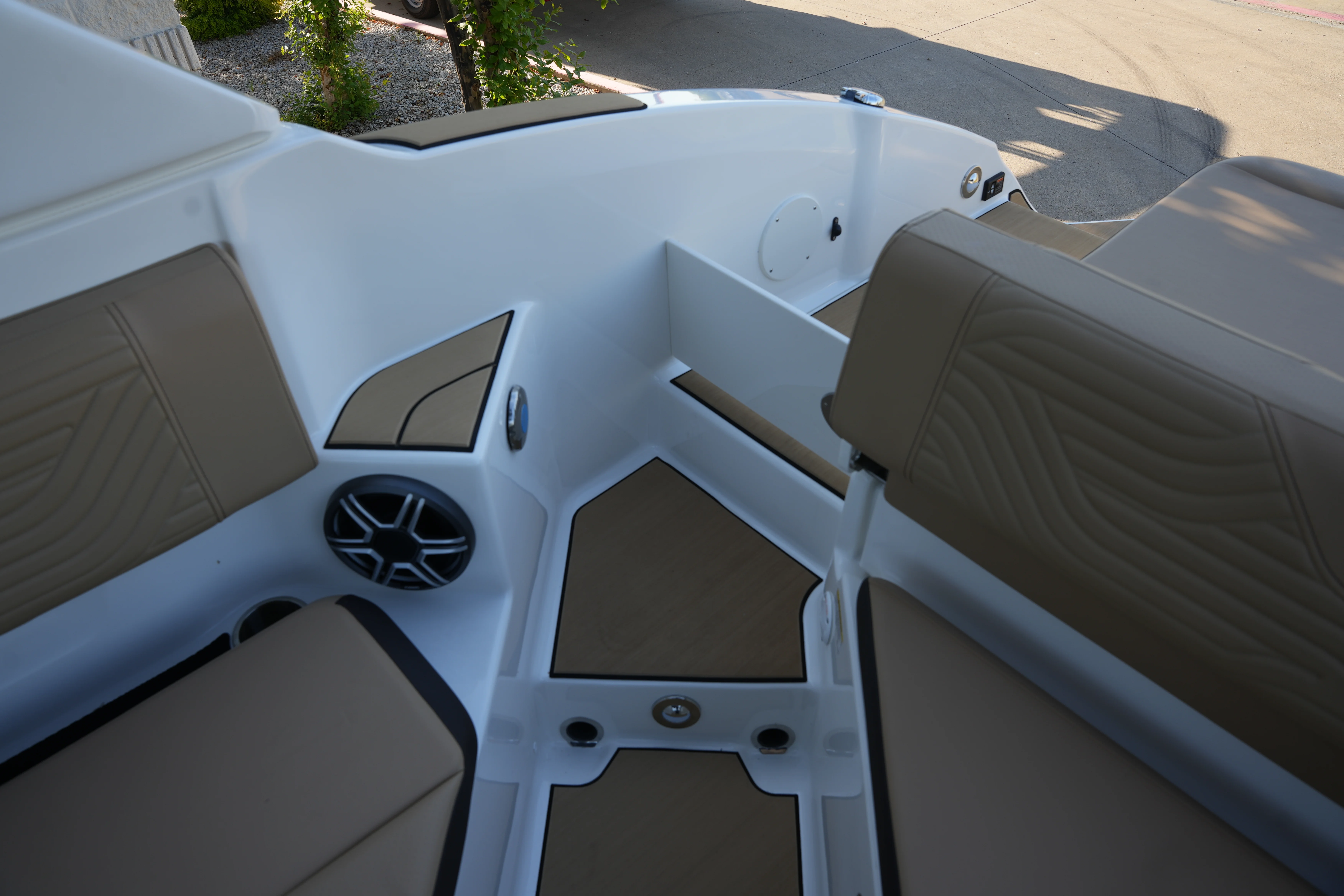 2026 Sea Ray SDX 270 Surf Image Thumbnail #15