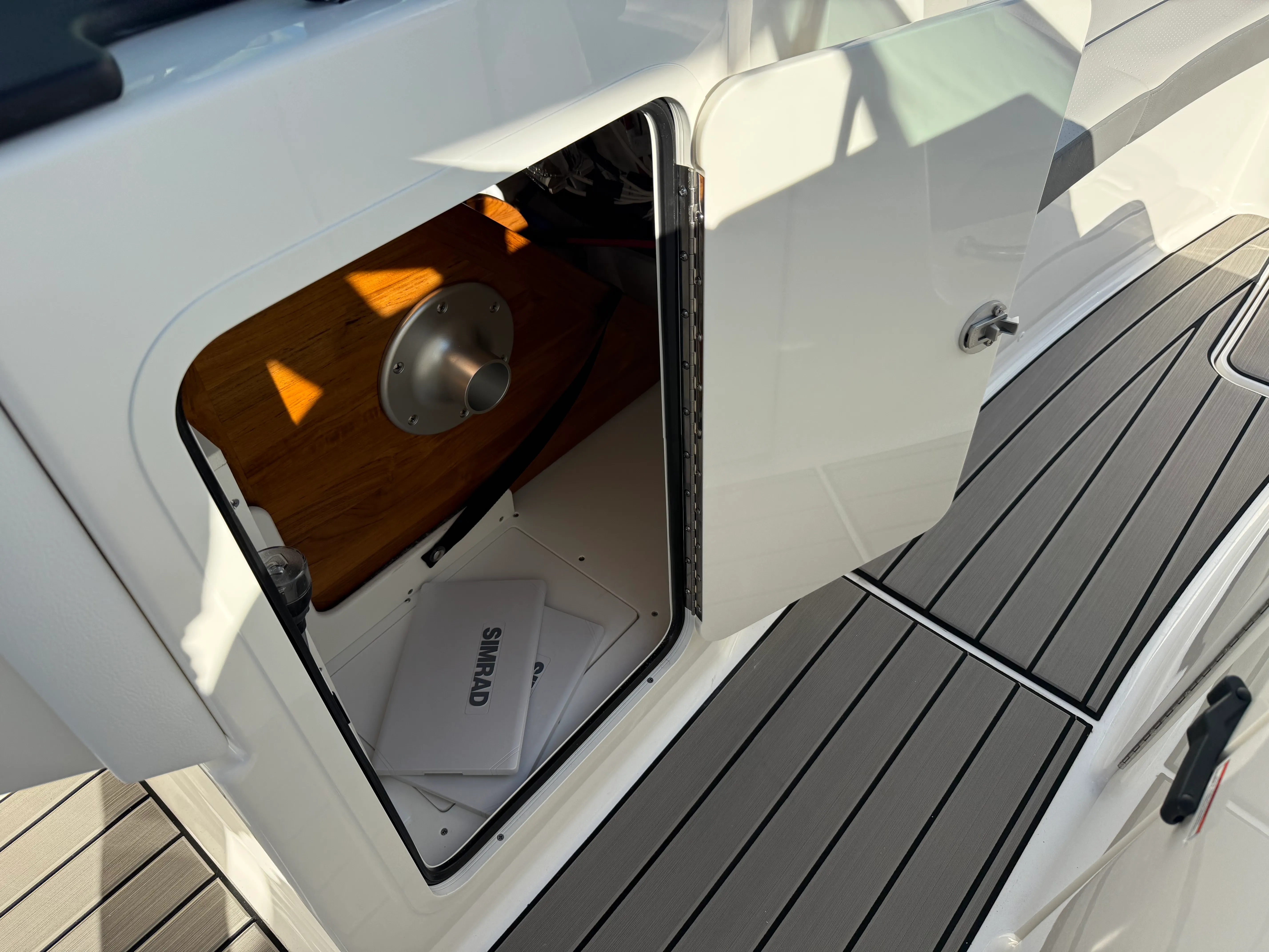 2025 Sea Ray SDX 270 Outboard Image Thumbnail #52