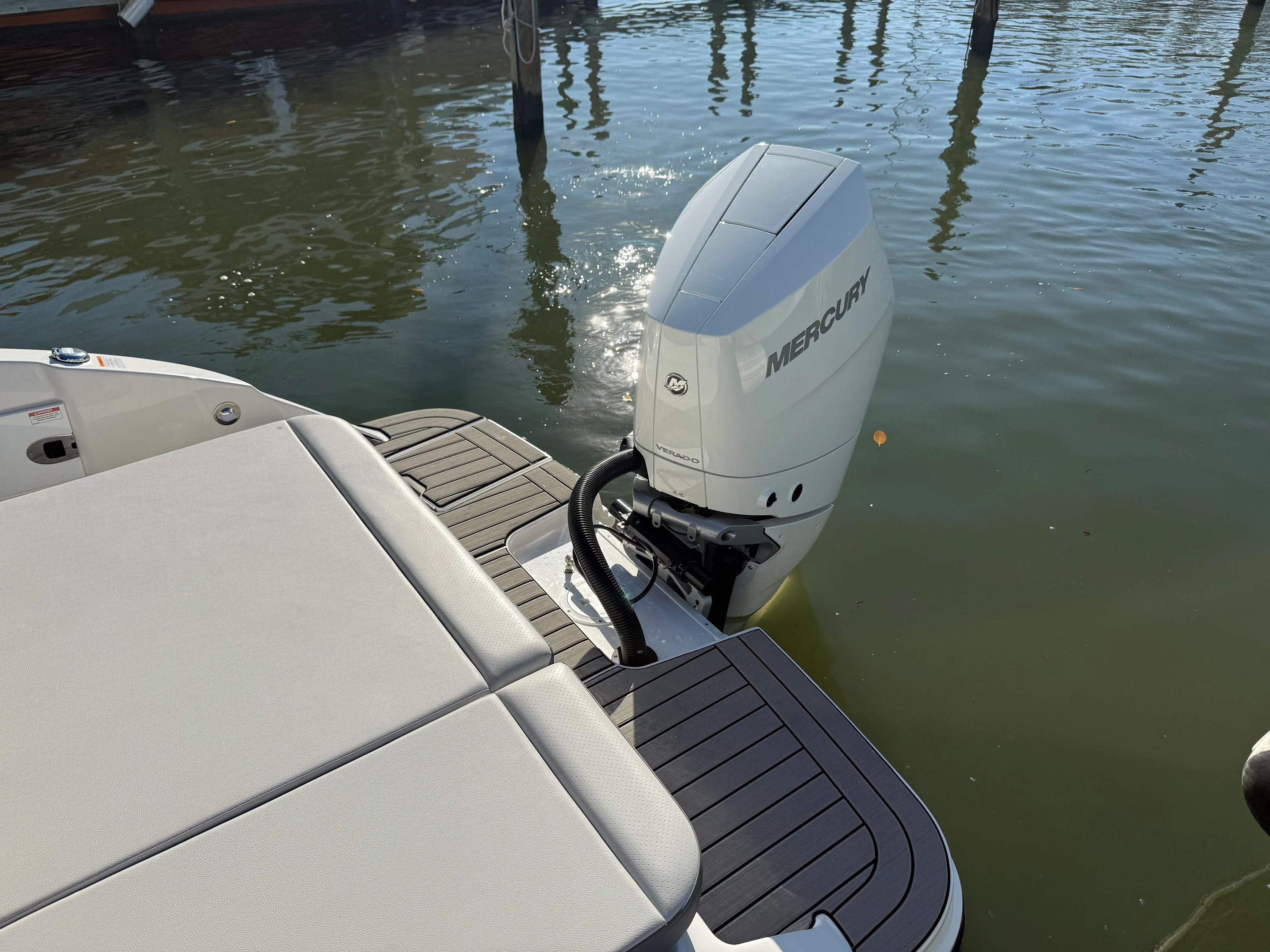 2025 Sea Ray SDX 270 Outboard Image Thumbnail #19