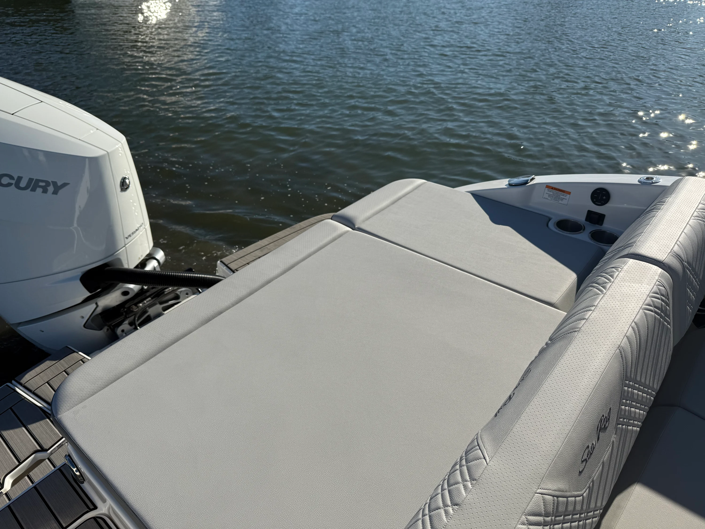 2025 Sea Ray SDX 270 Outboard Image Thumbnail #22