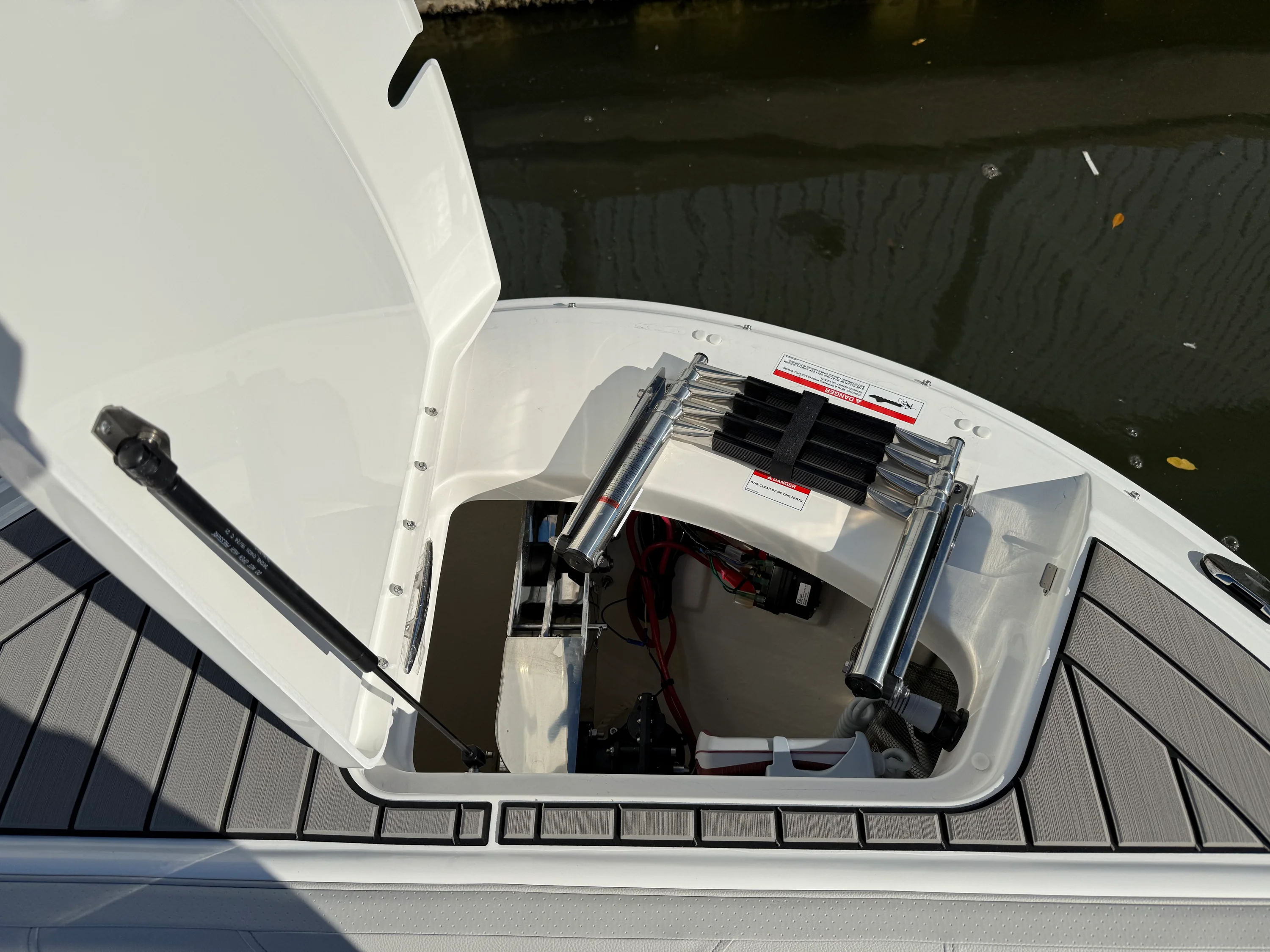 2025 Sea Ray SDX 270 Outboard Image Thumbnail #43