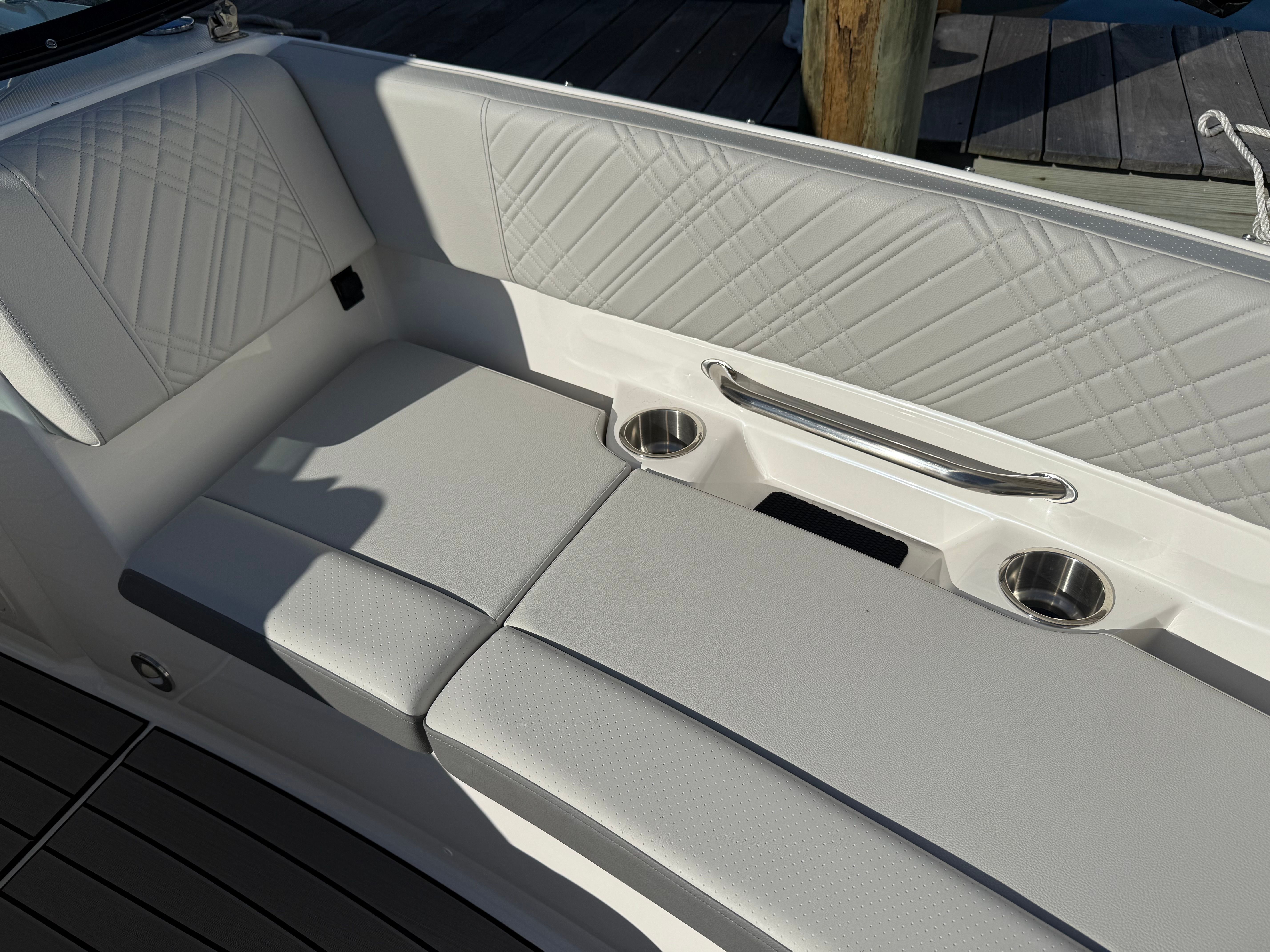 2025 Sea Ray SDX 270 Outboard Image Thumbnail #44