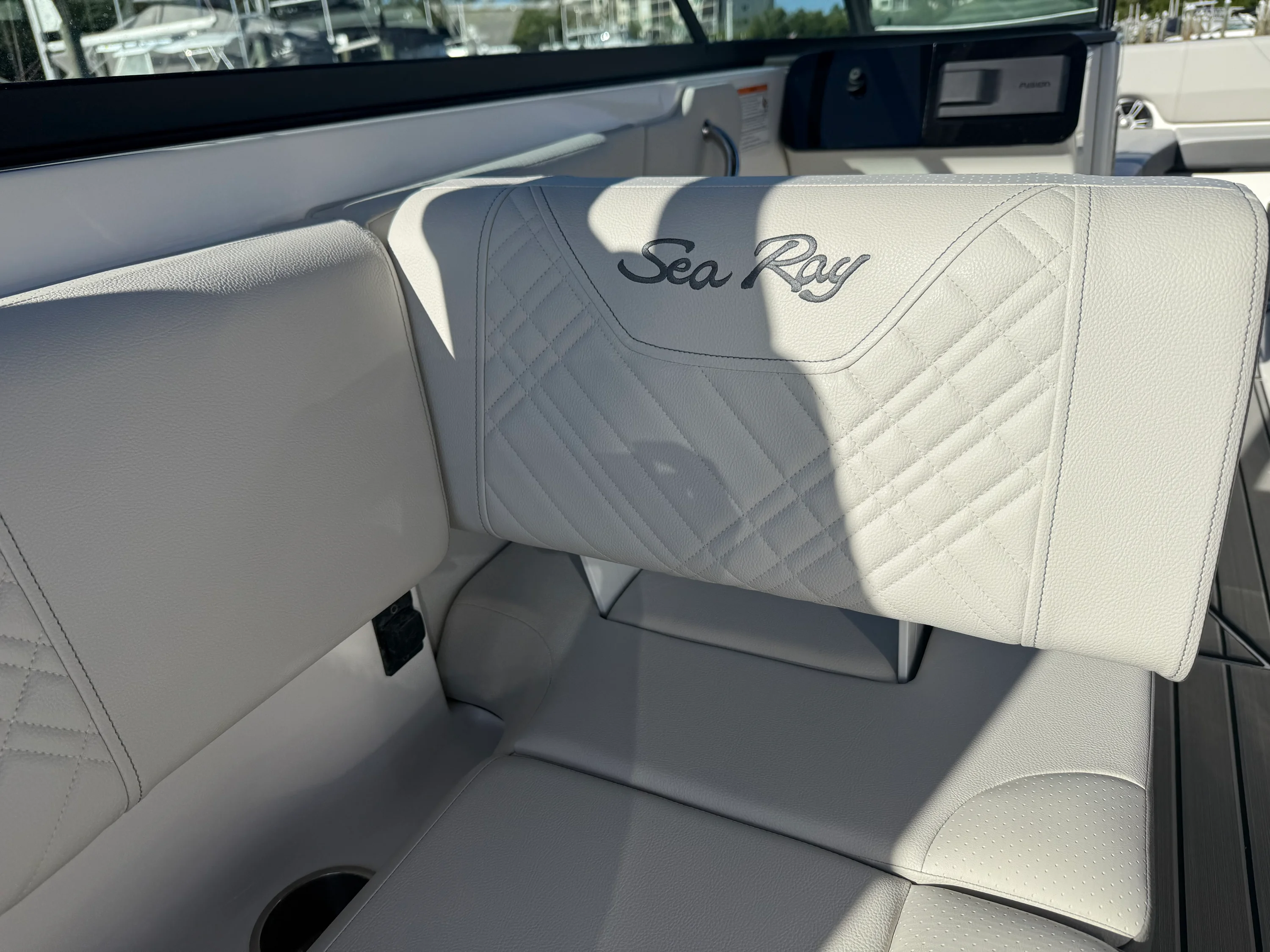 2025 Sea Ray SDX 270 Outboard Image Thumbnail #30