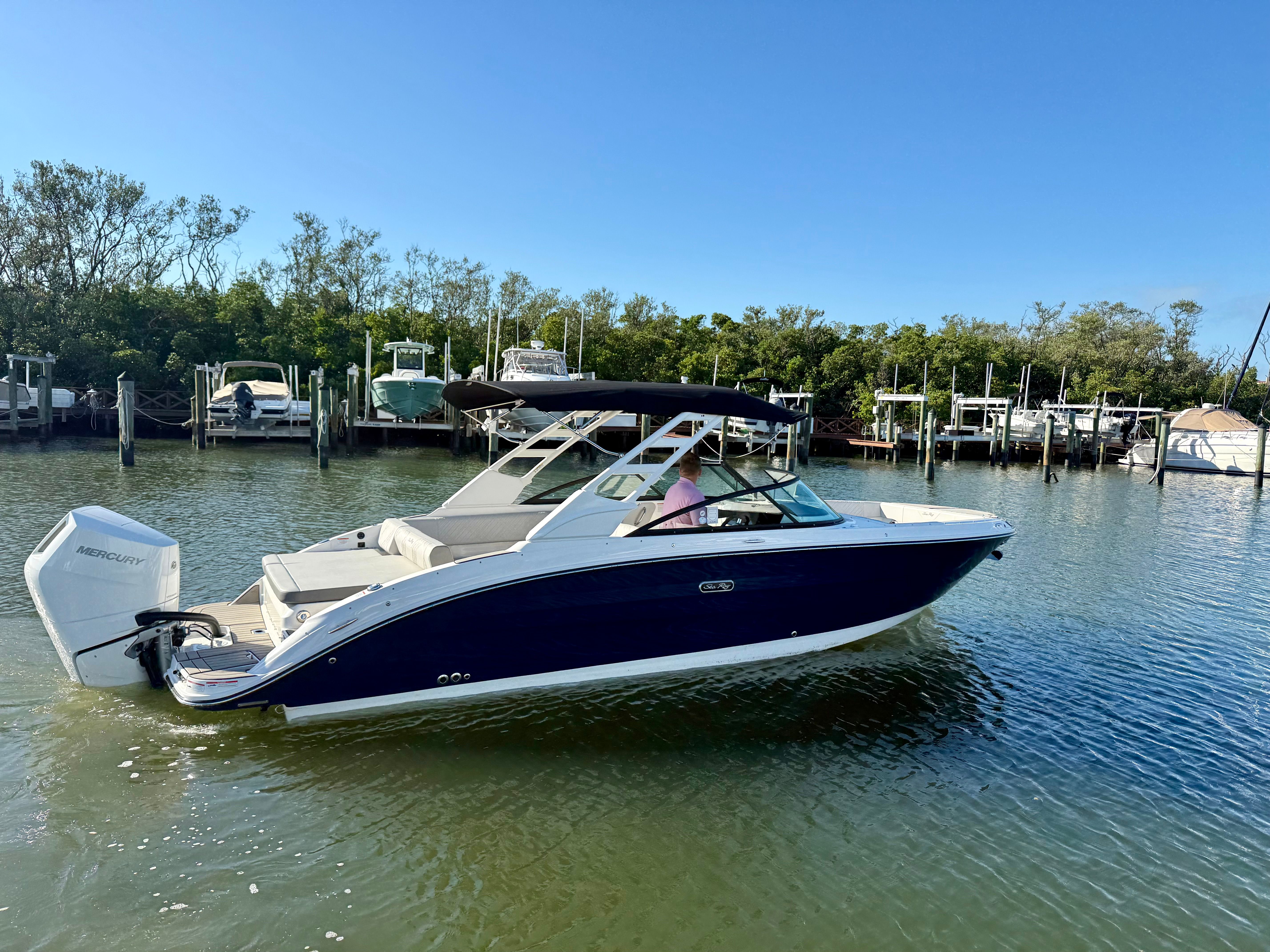 2025 Sea Ray SDX 270 Outboard Image Thumbnail #1