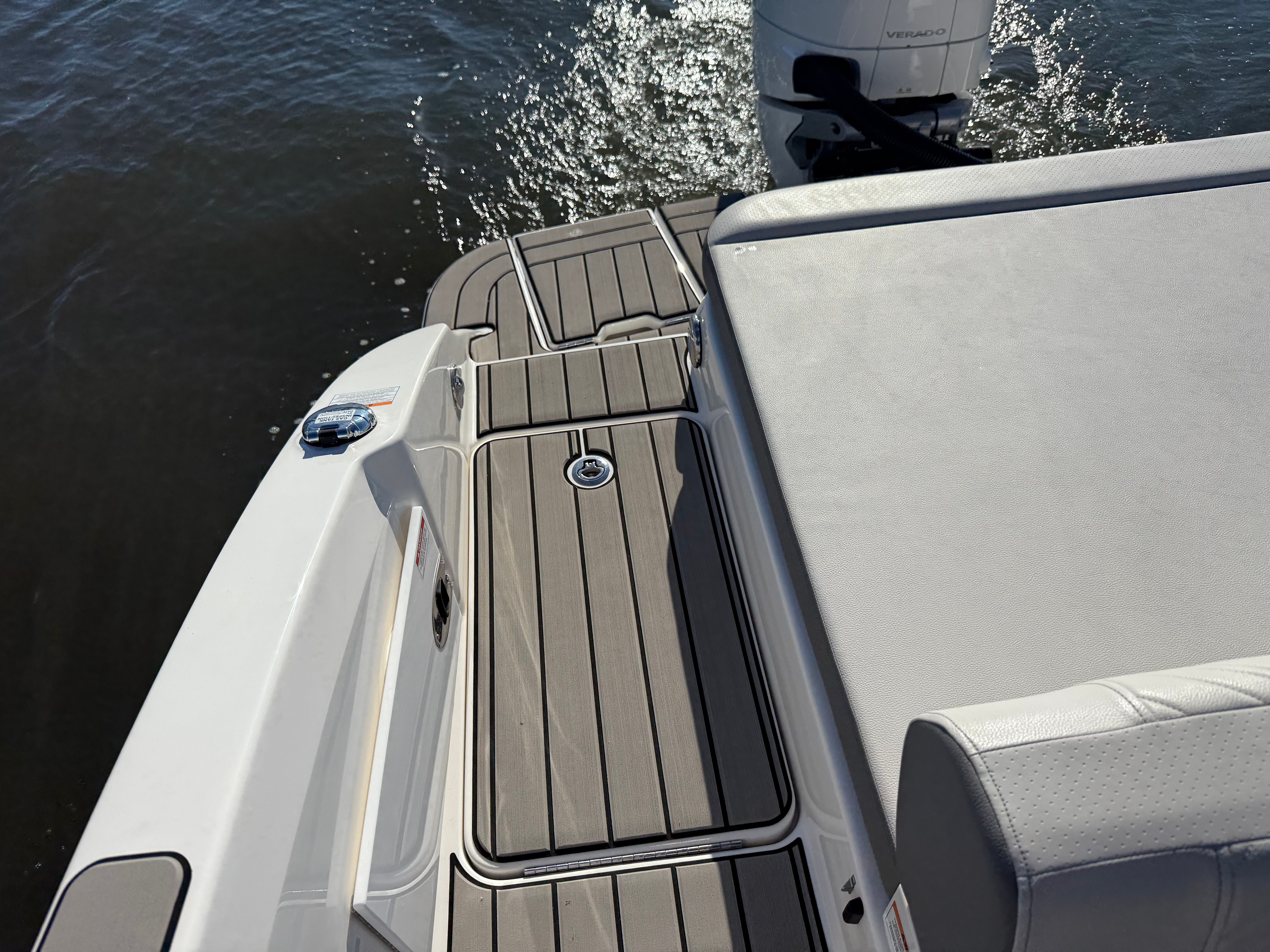 2025 Sea Ray SDX 270 Outboard Image Thumbnail #24