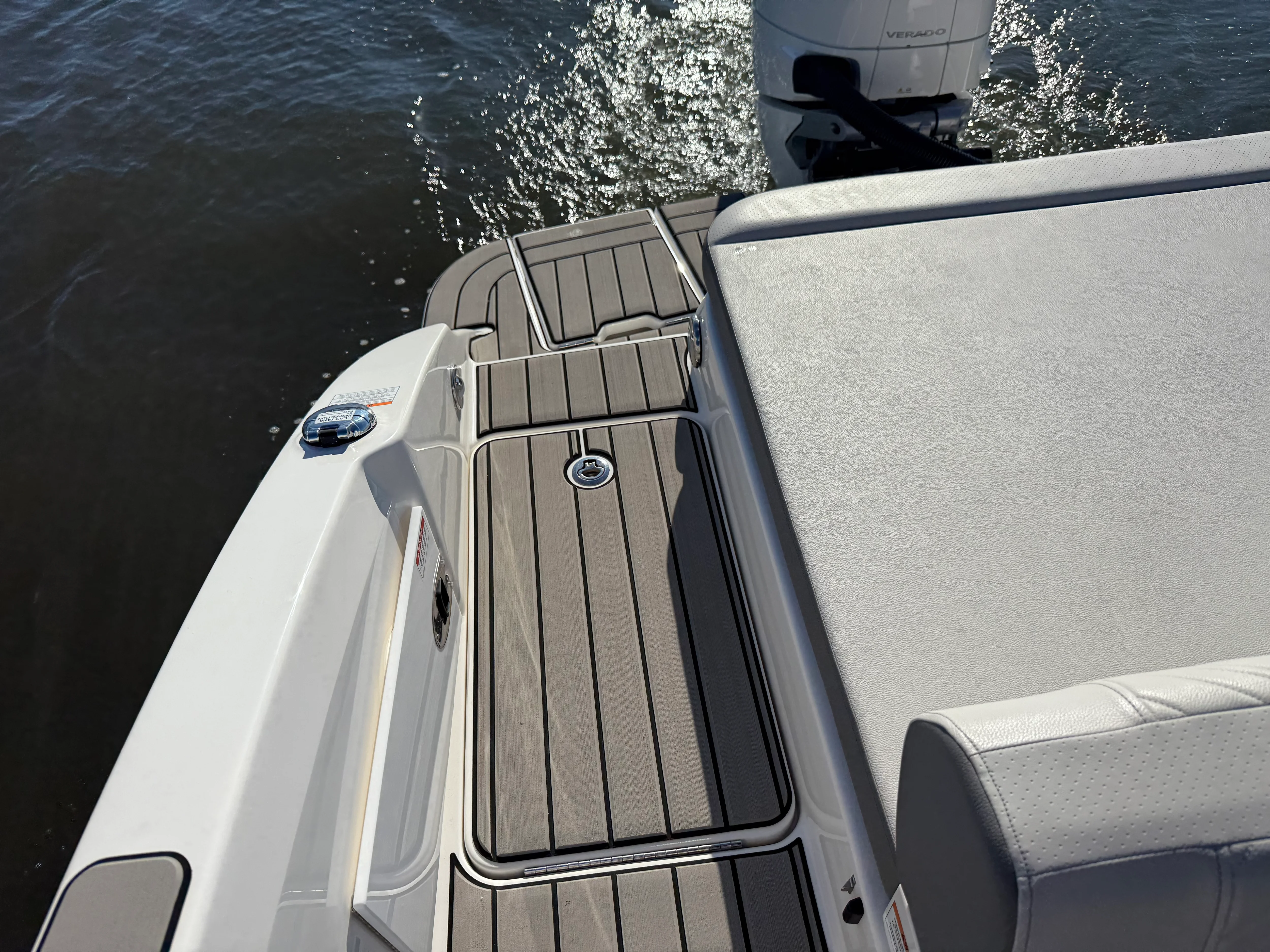 2025 Sea Ray SDX 270 Outboard Image Thumbnail #24