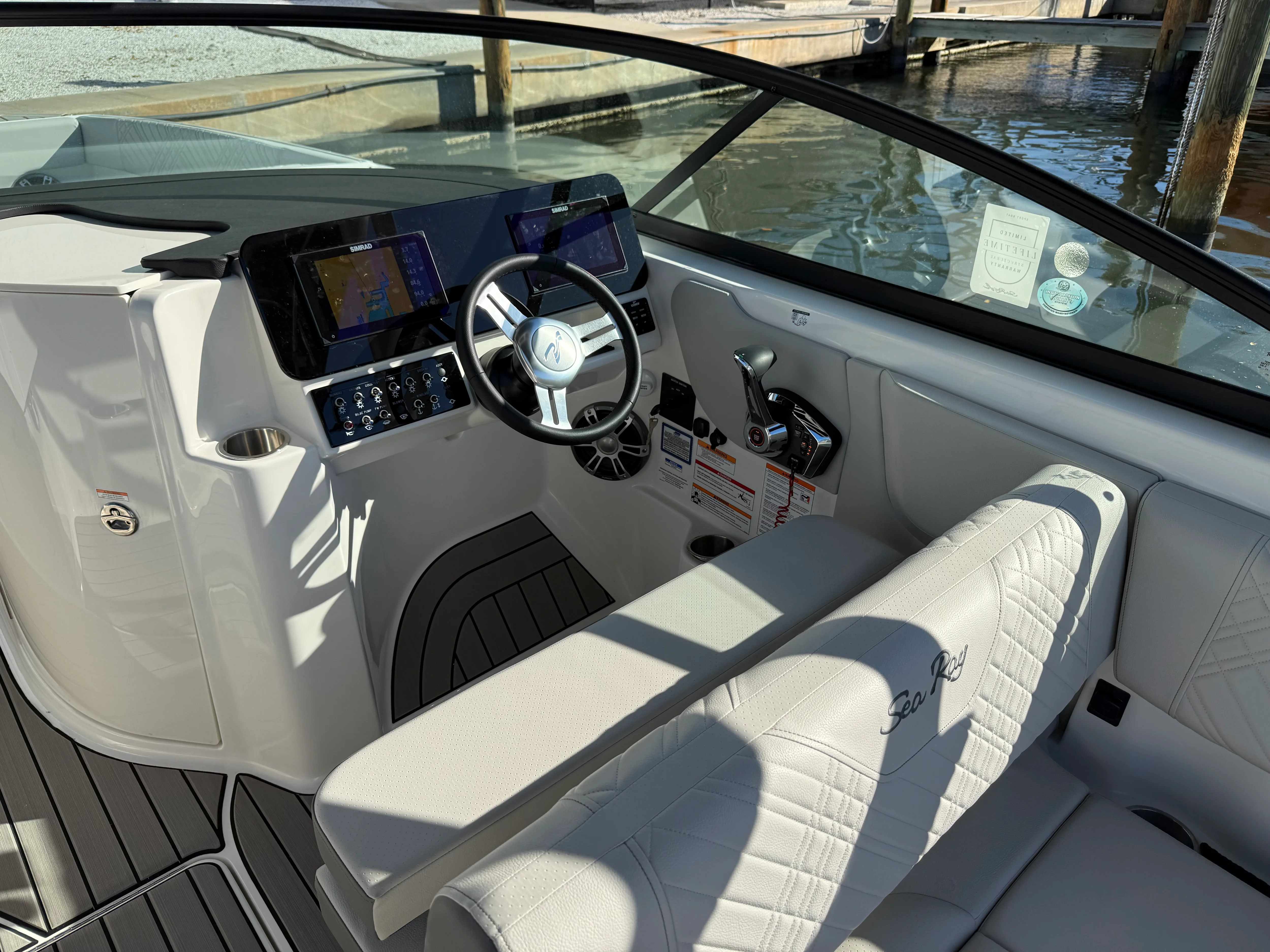 2025 Sea Ray SDX 270 Outboard Image Thumbnail #34