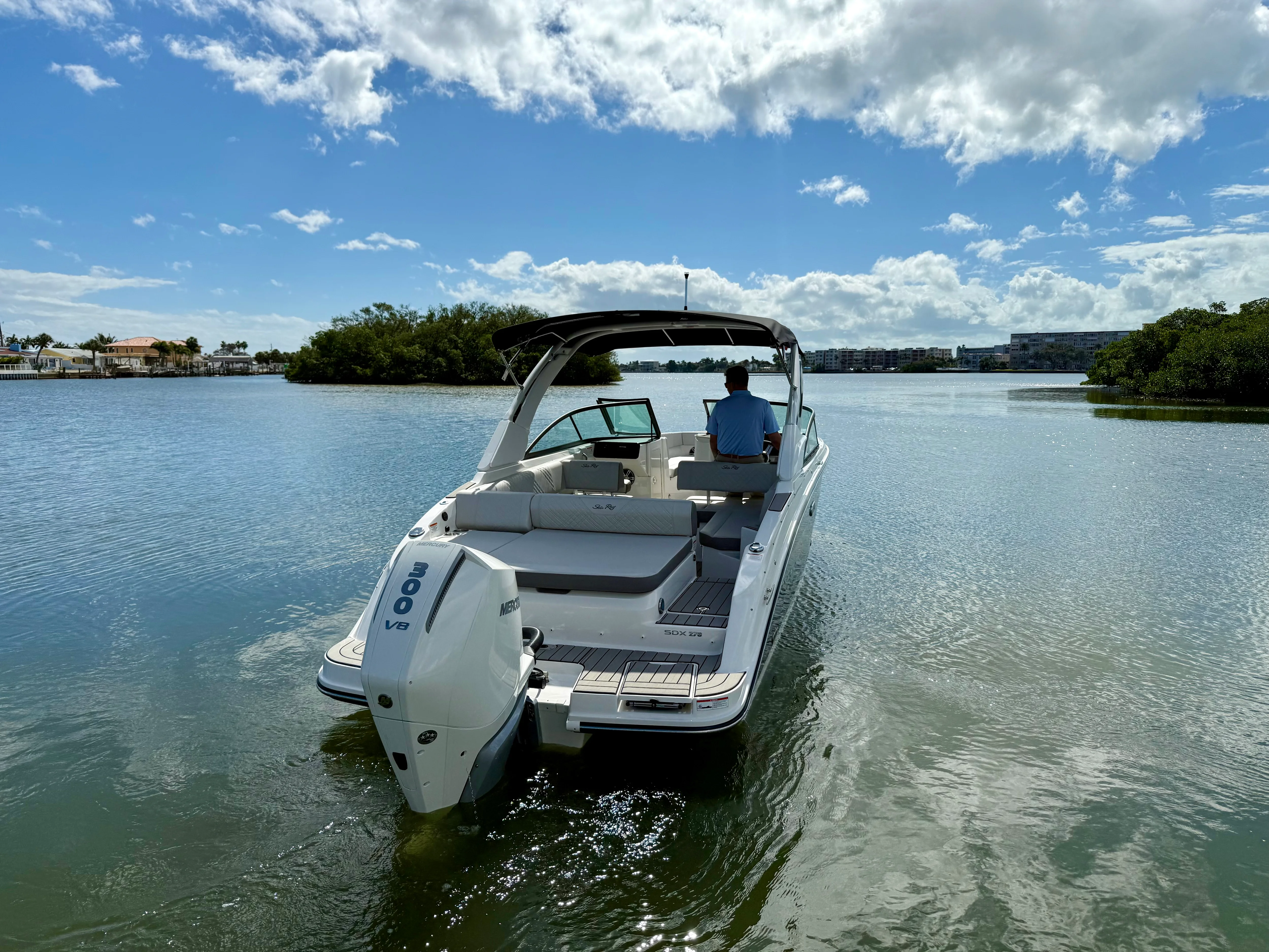 2025 Sea Ray SDX 270 Outboard Image Thumbnail #7
