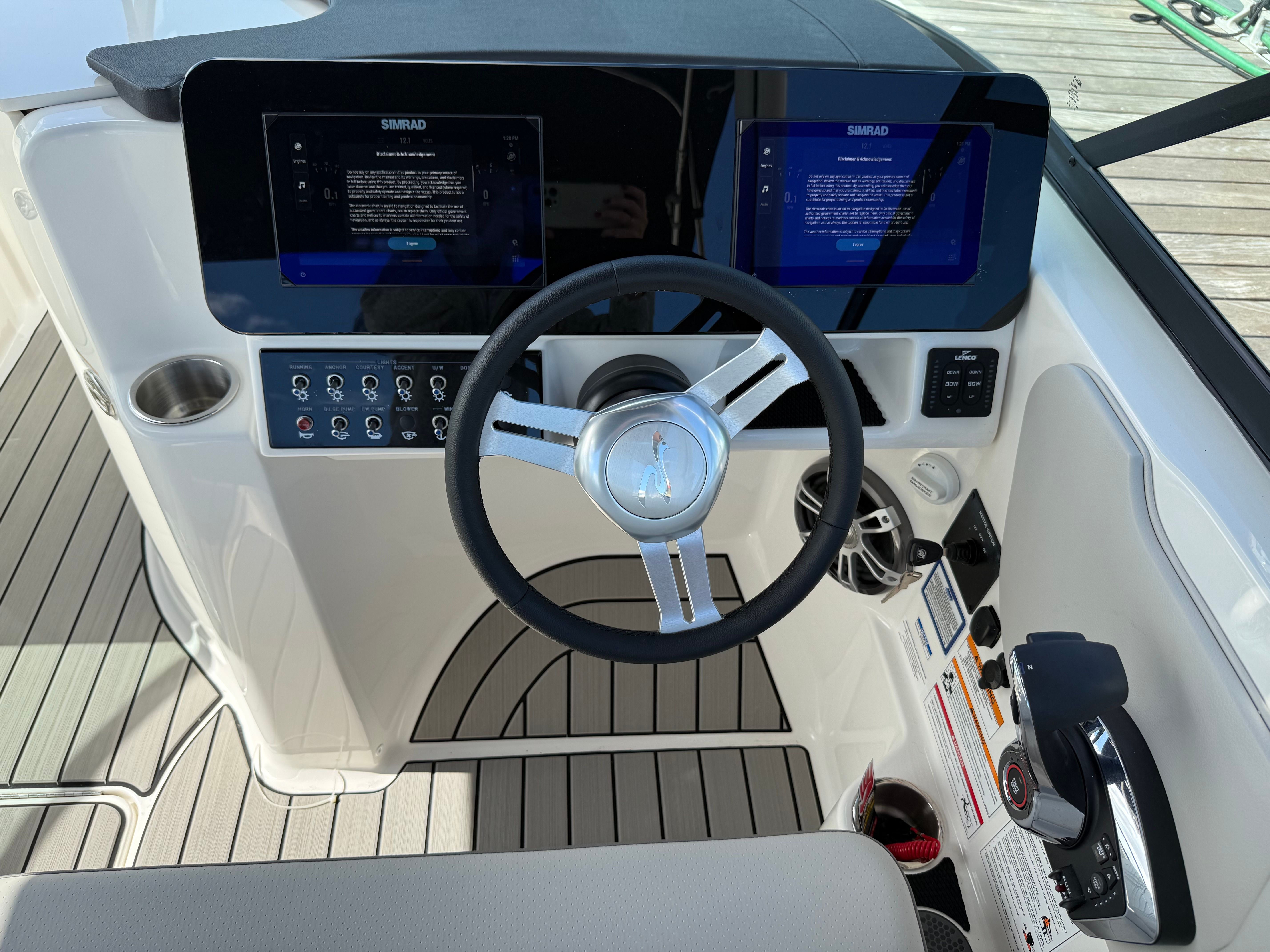 2025 Sea Ray SDX 270 Outboard Image Thumbnail #39