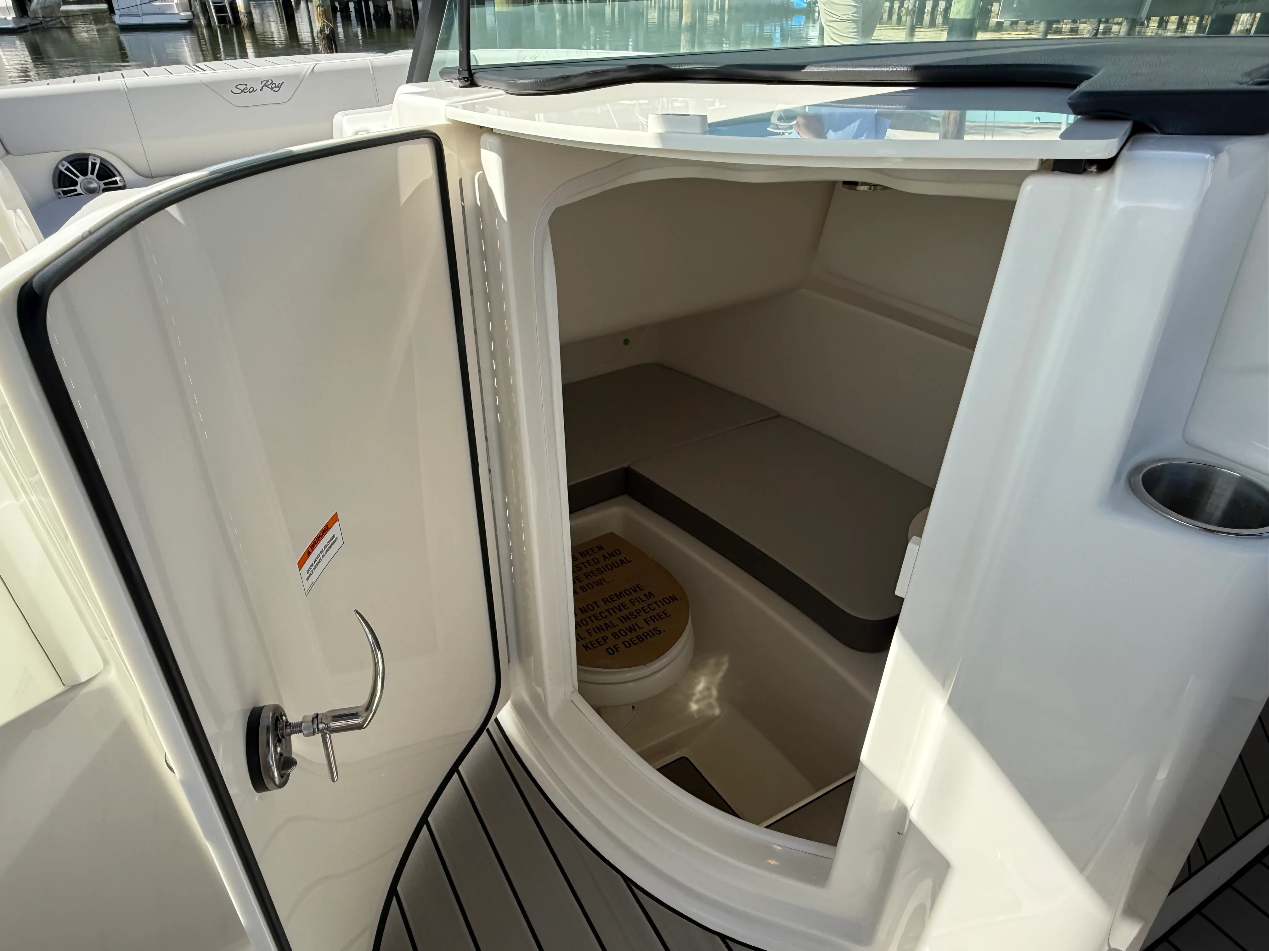 2025 Sea Ray SDX 270 Outboard Image Thumbnail #51